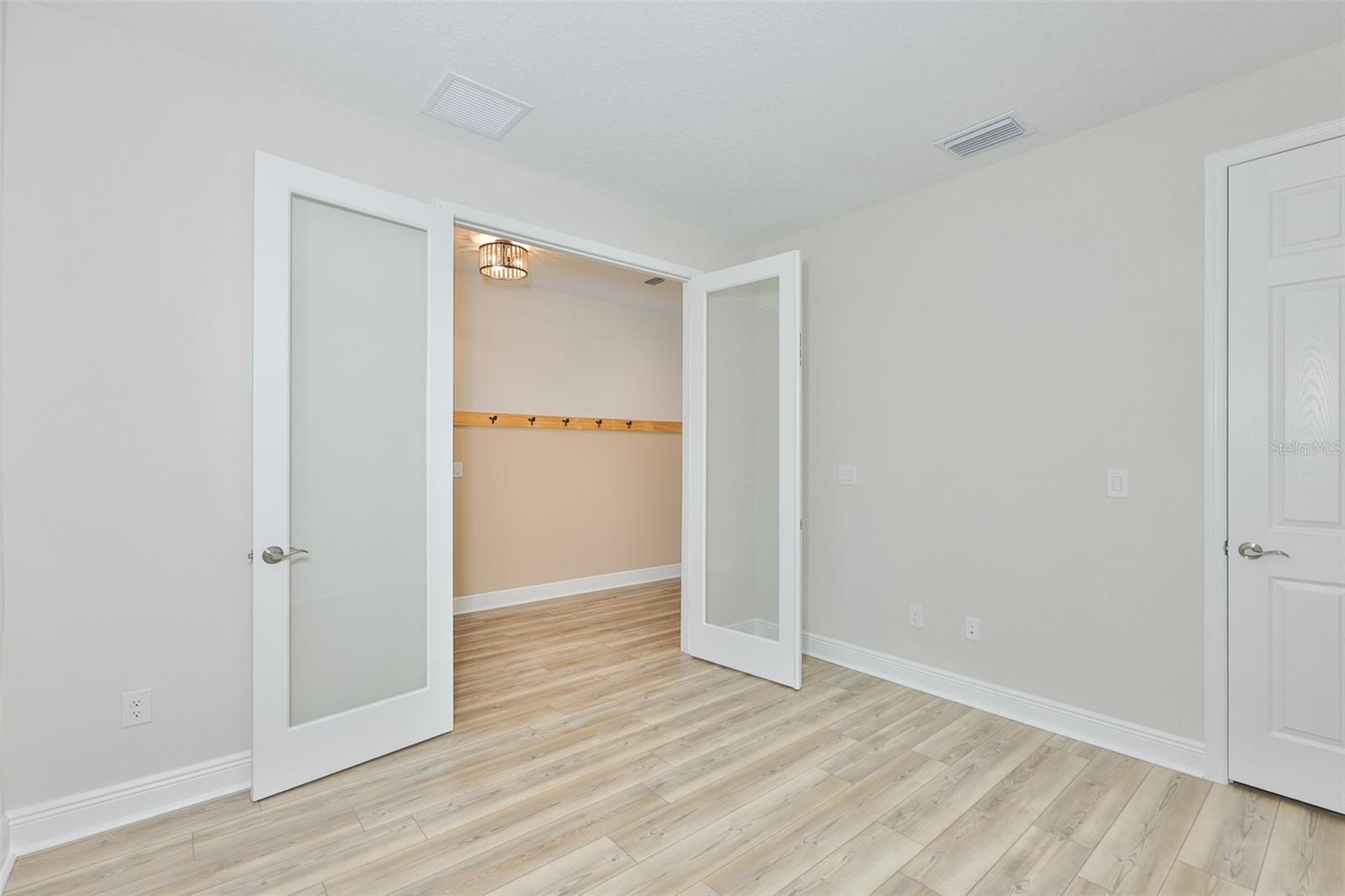 HINTON HAWKSTONE PH 1A2 - Residential Lease