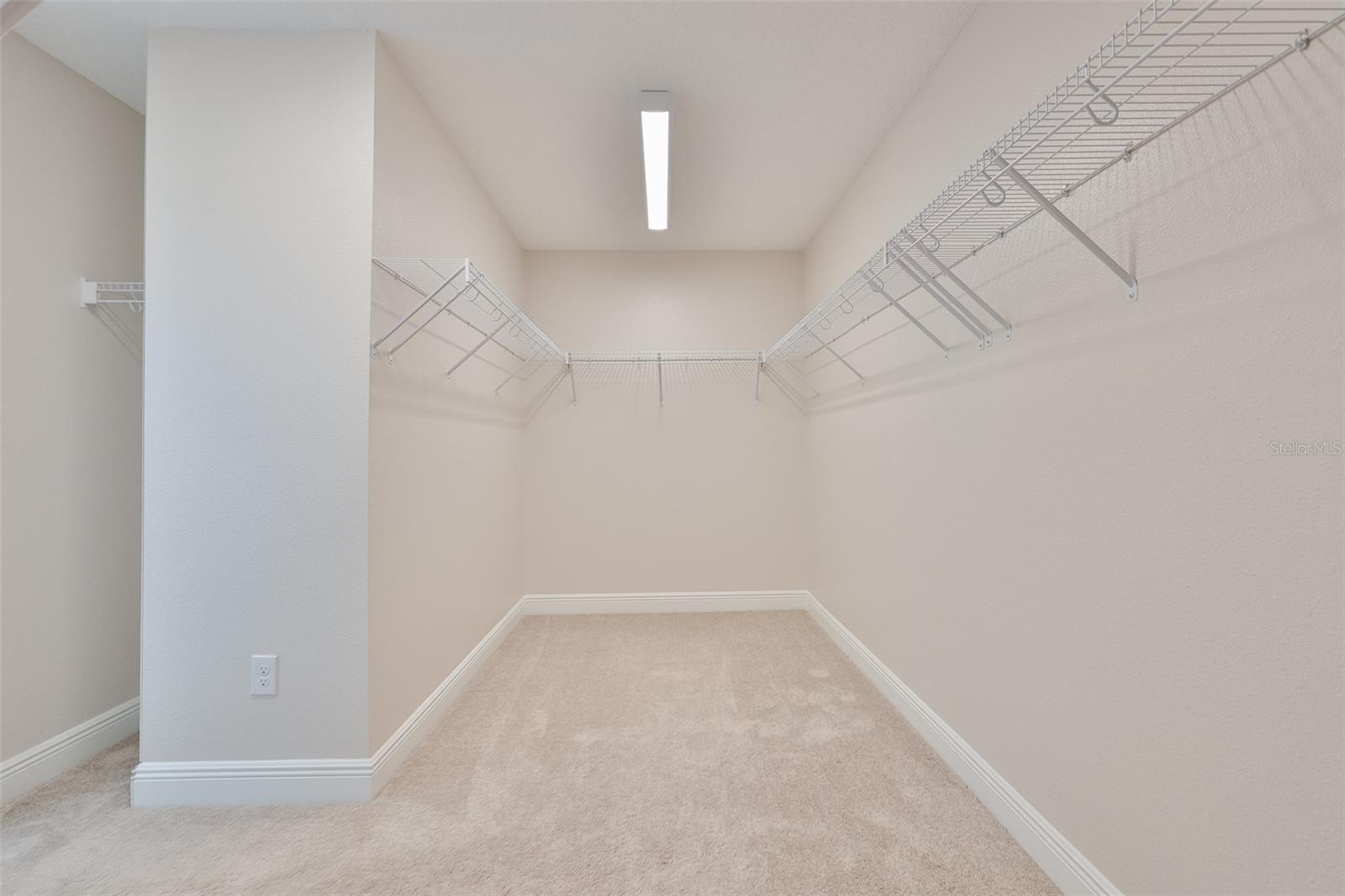 HINTON HAWKSTONE PH 1A2 - Residential Lease
