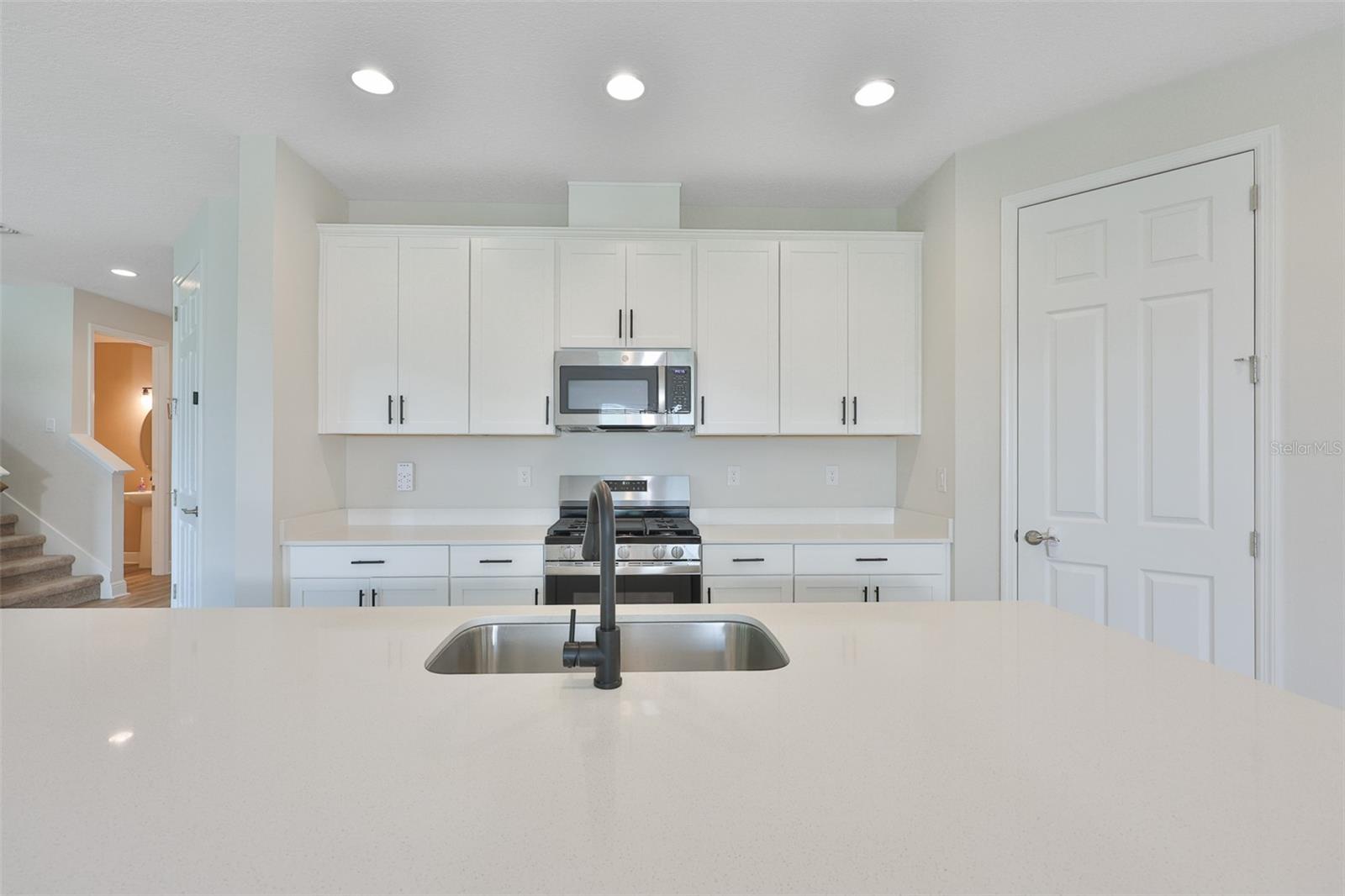 HINTON HAWKSTONE PH 1A2 - Residential Lease