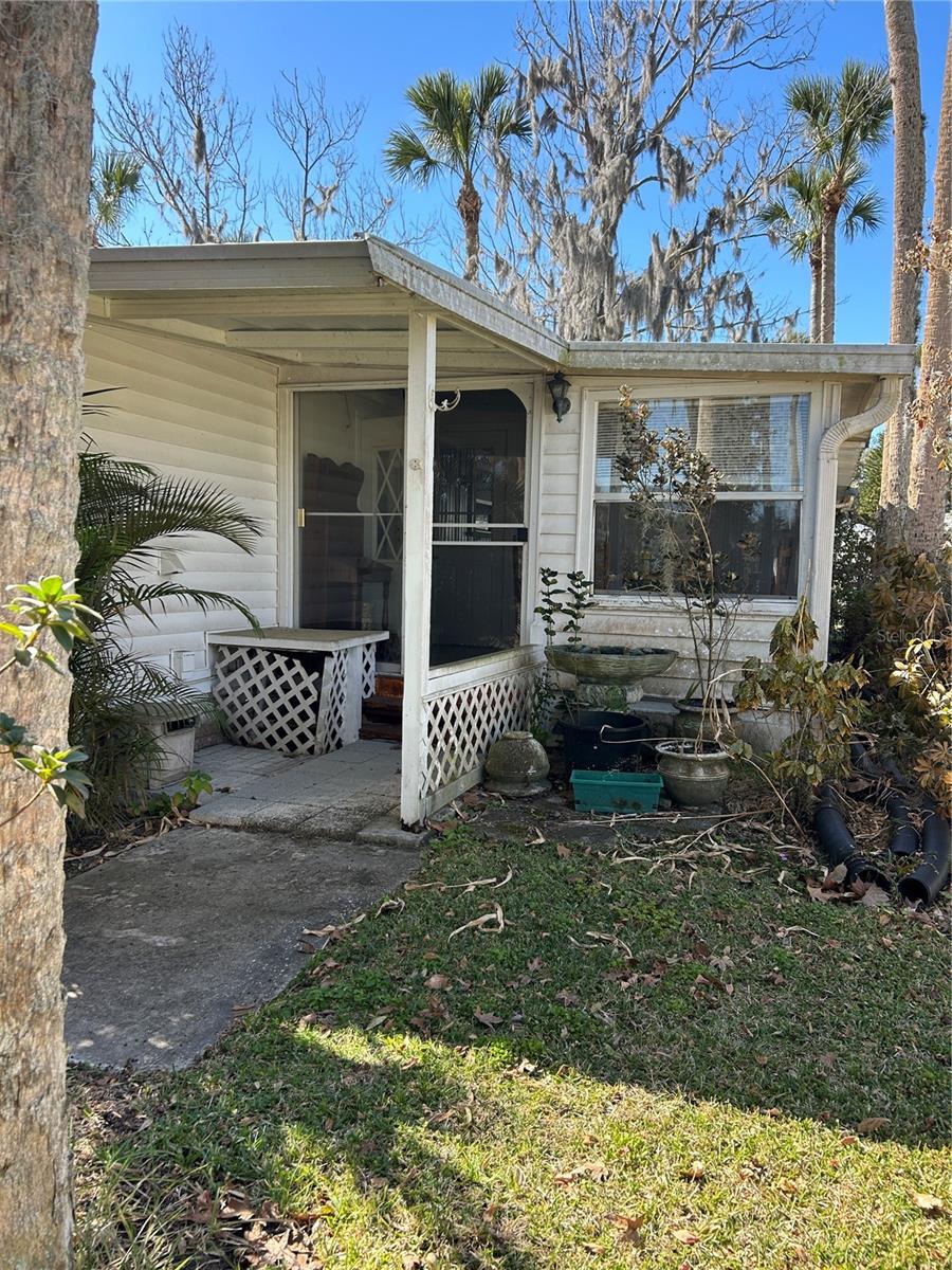 EUSTIS COUNTRY CLUB MANOR MHP UNIT 02A - Residential