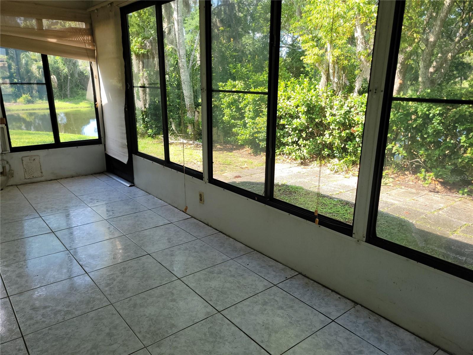 VILLA DEL RIO - Residential Lease