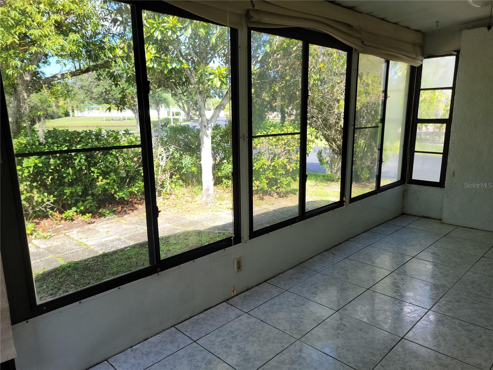 VILLA DEL RIO - Residential Lease