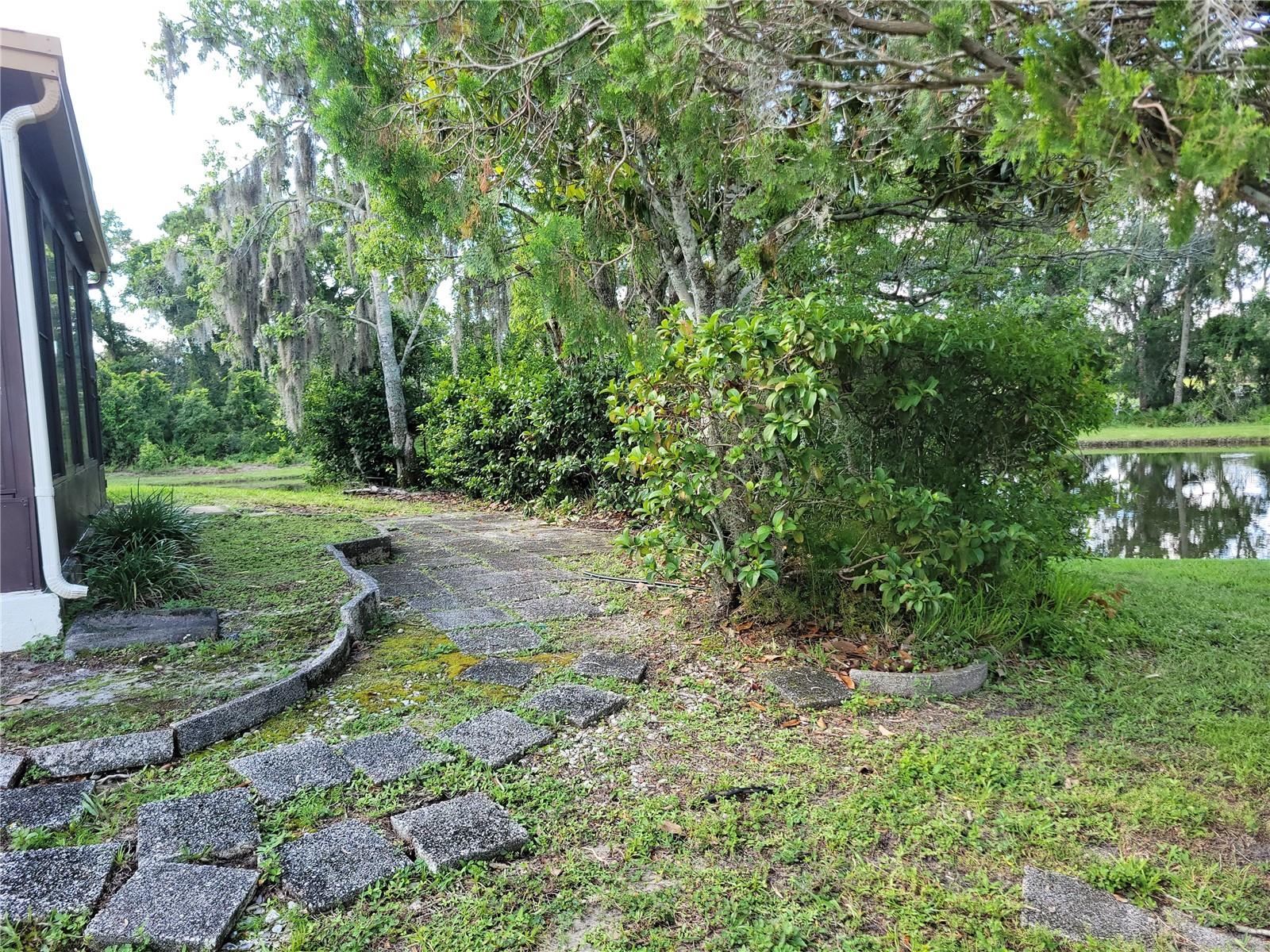 VILLA DEL RIO - Residential Lease