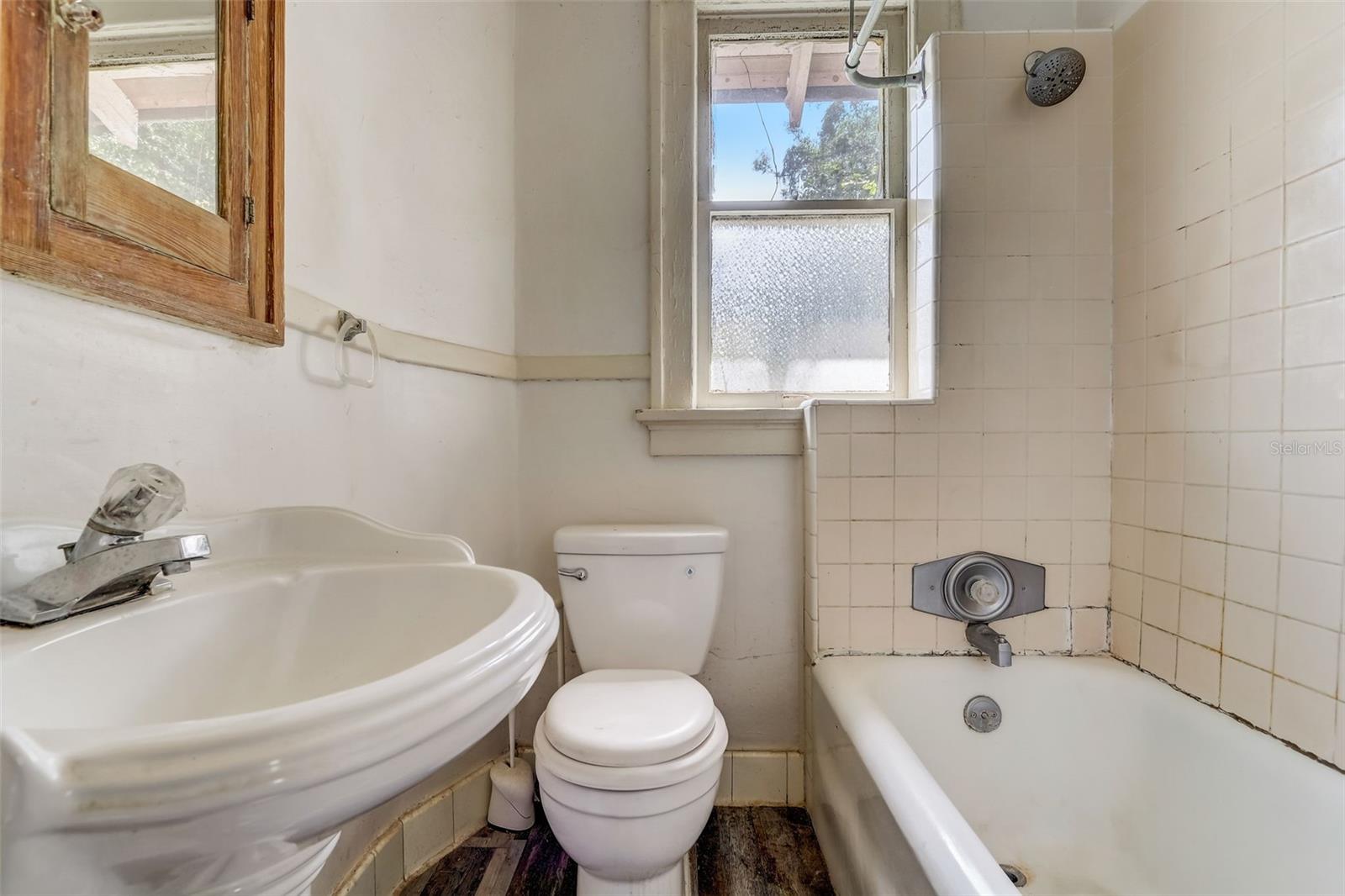 HIBISCUS COURT - Residential Income