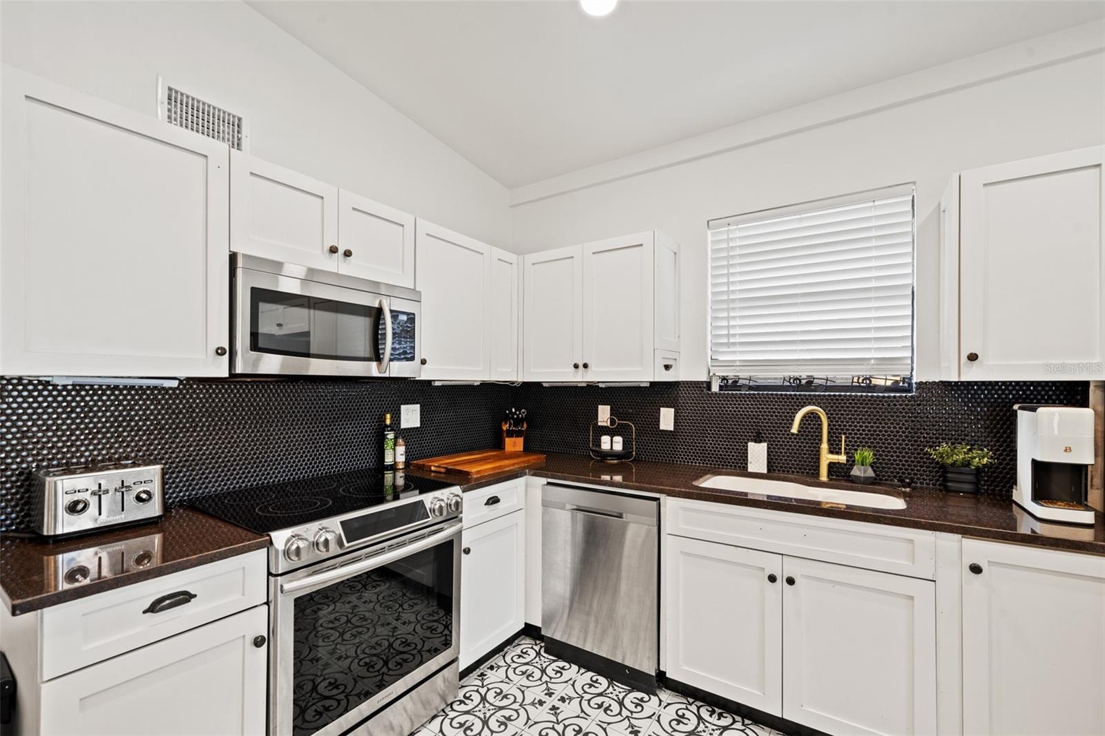 HOLLYWOOD PARK - Residential