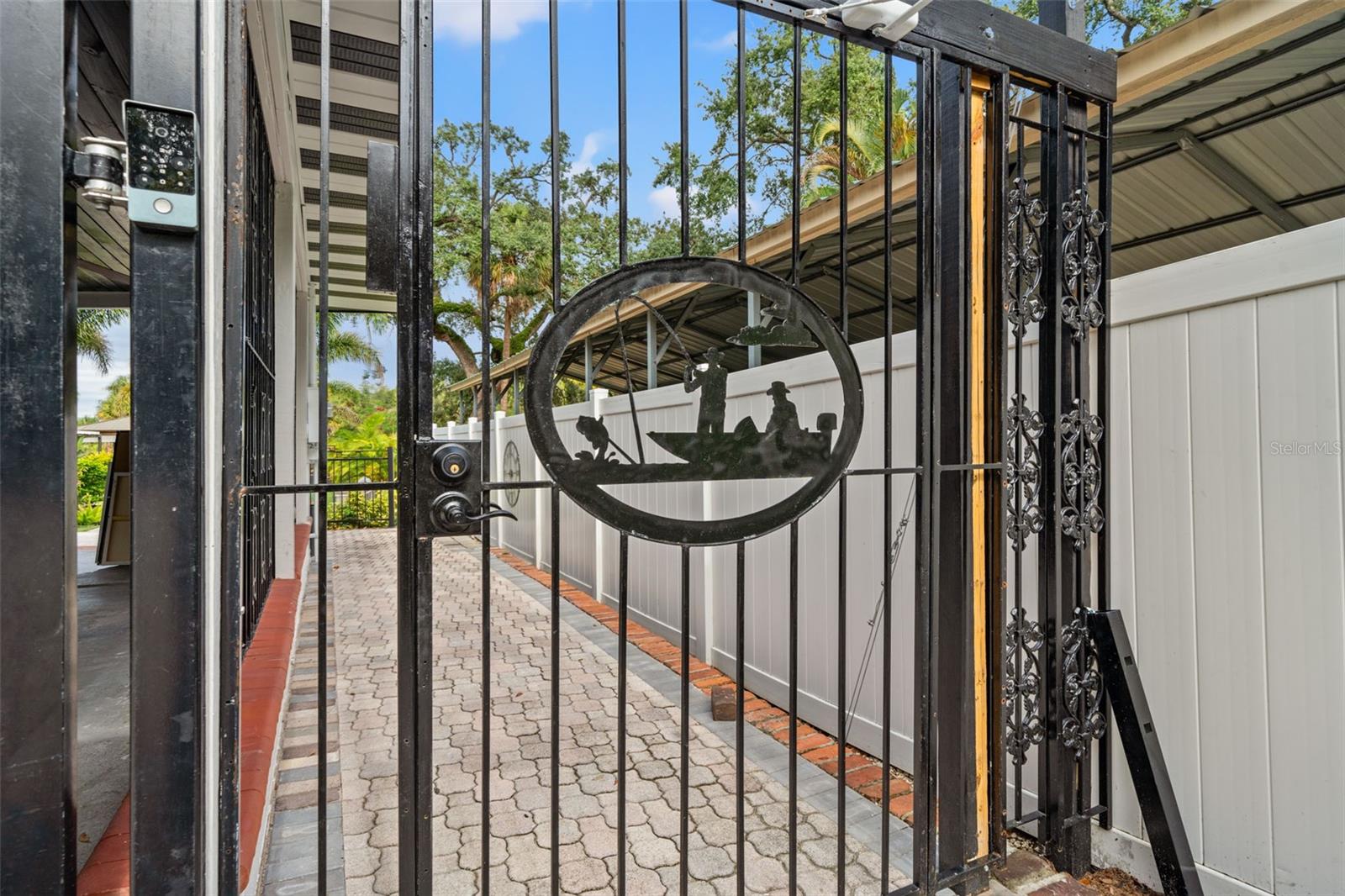 HOLLYWOOD PARK - Residential