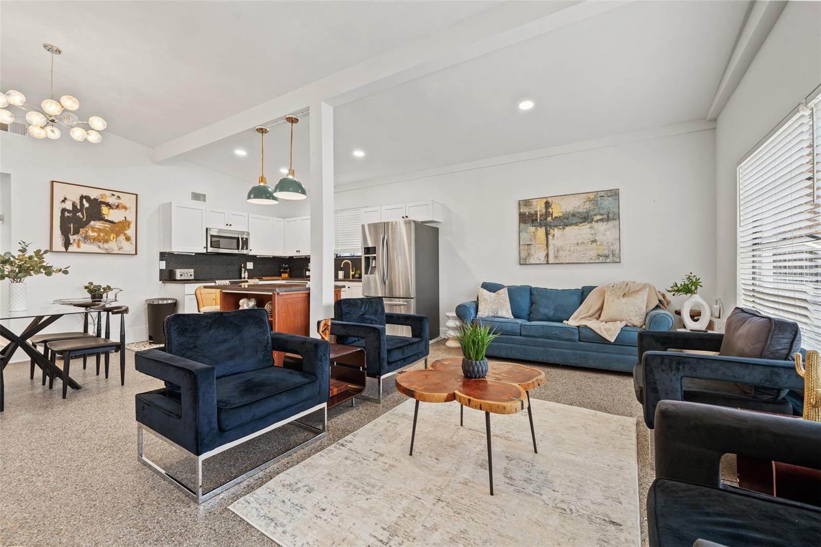 HOLLYWOOD PARK - Residential