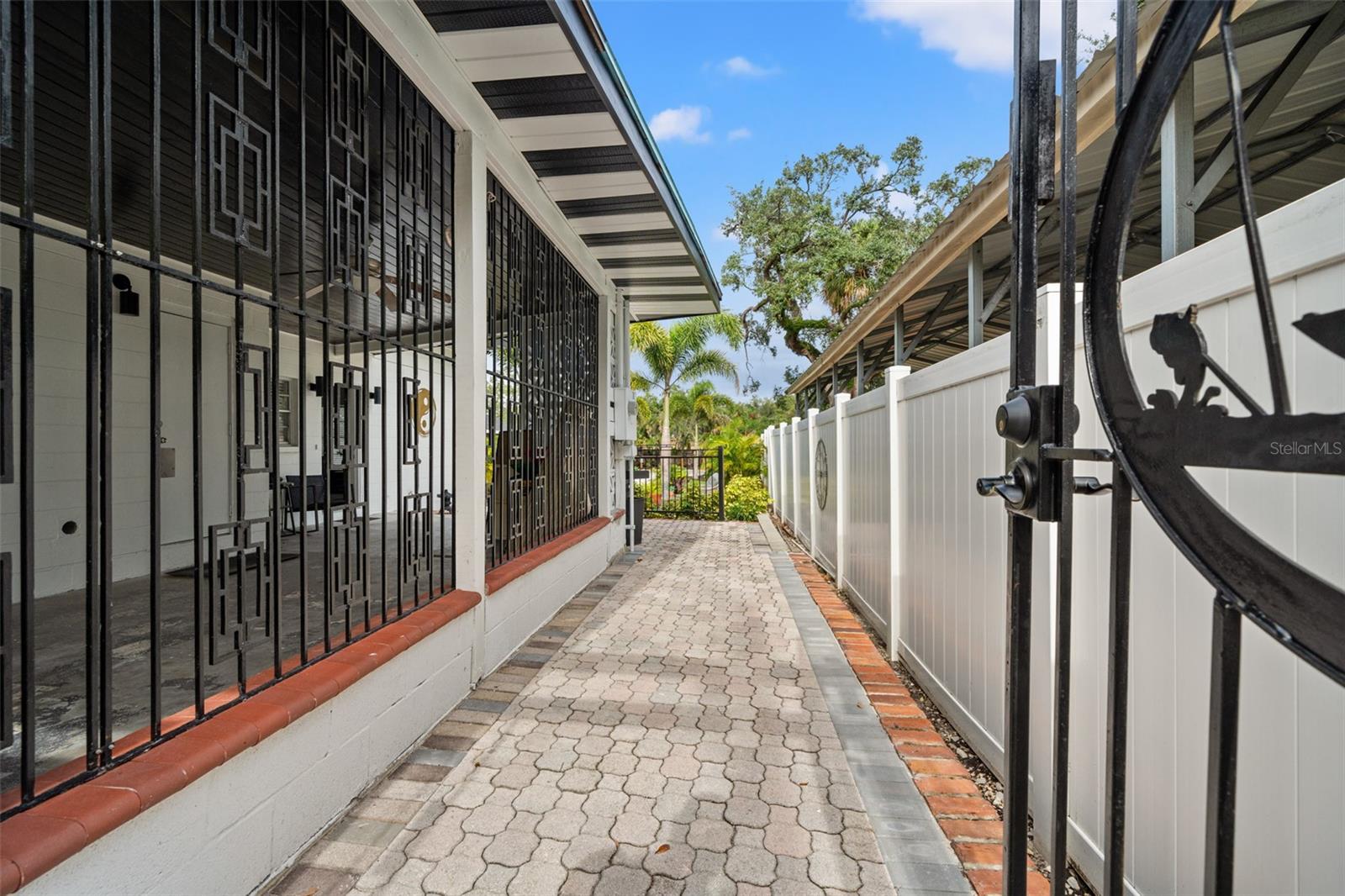 HOLLYWOOD PARK - Residential