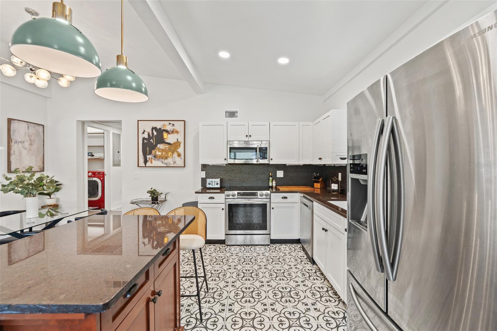 HOLLYWOOD PARK - Residential