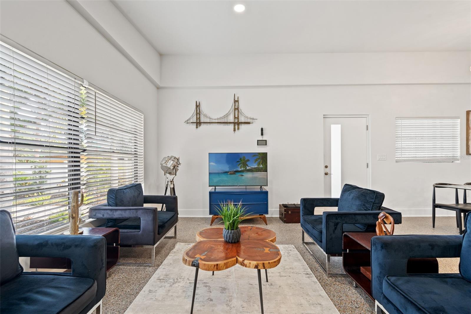 HOLLYWOOD PARK - Residential