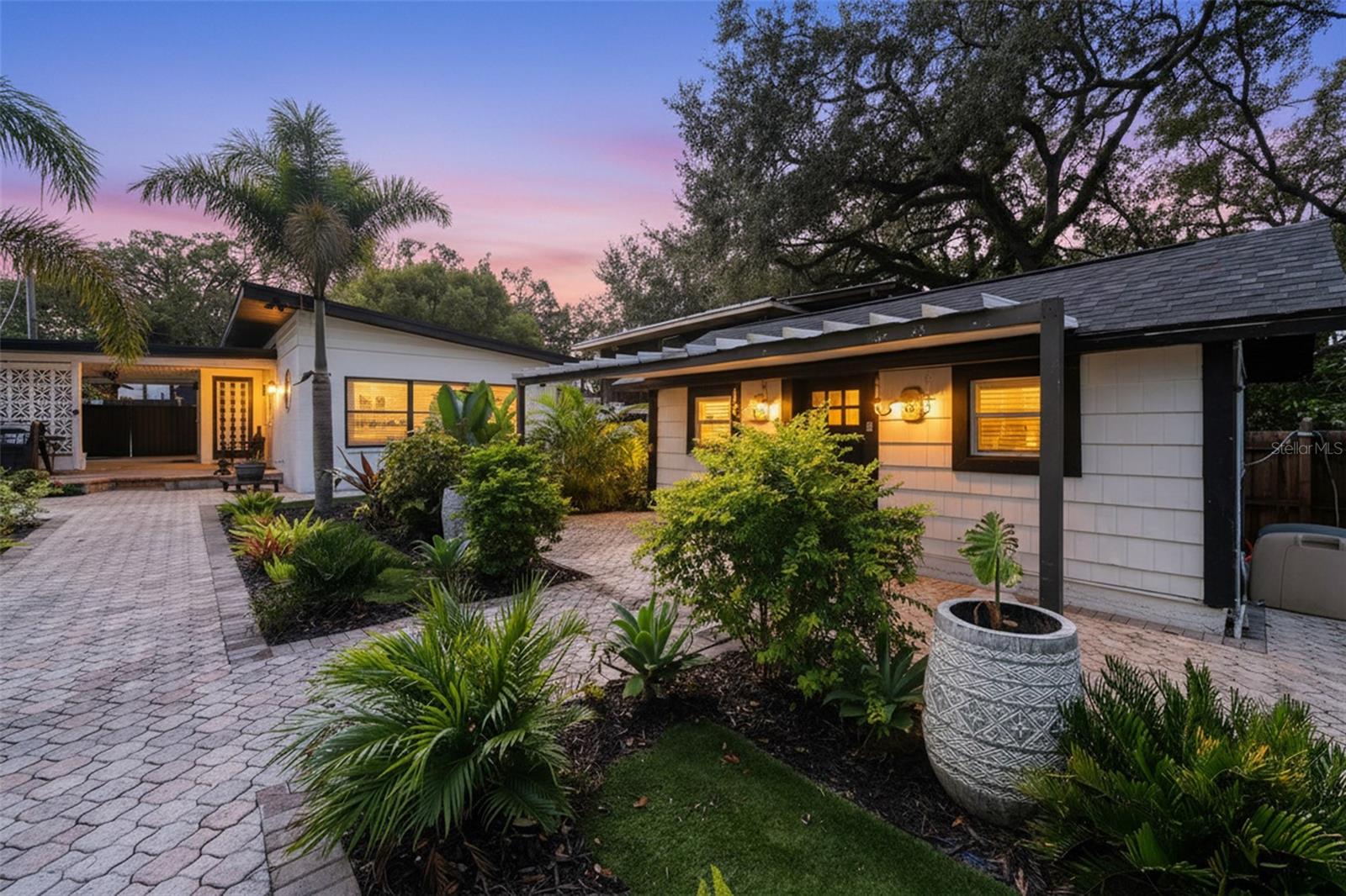HOLLYWOOD PARK - Residential