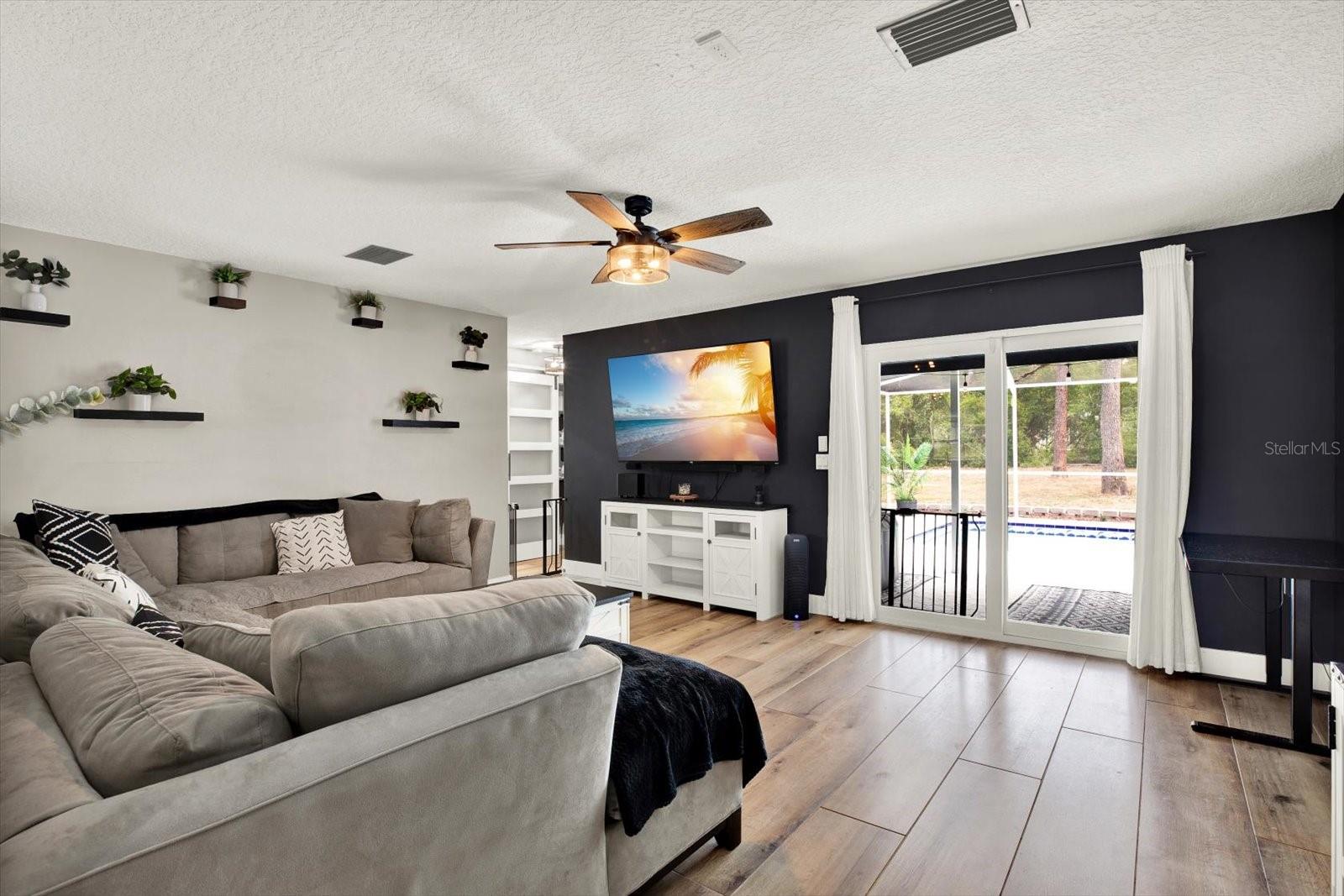 WEEKI WACHEE WOODLANDS - Residential