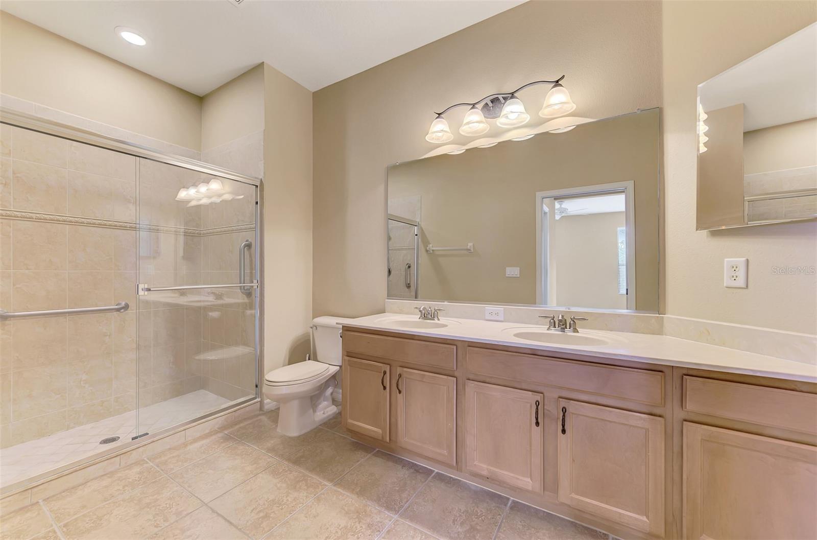 VENETIAN FALLS PH 2 - Residential