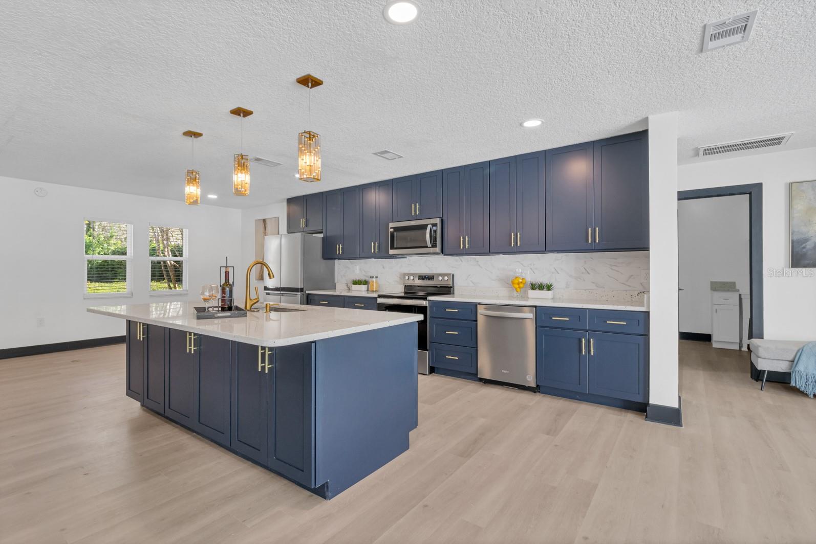 KNOLLWOOD - Residential