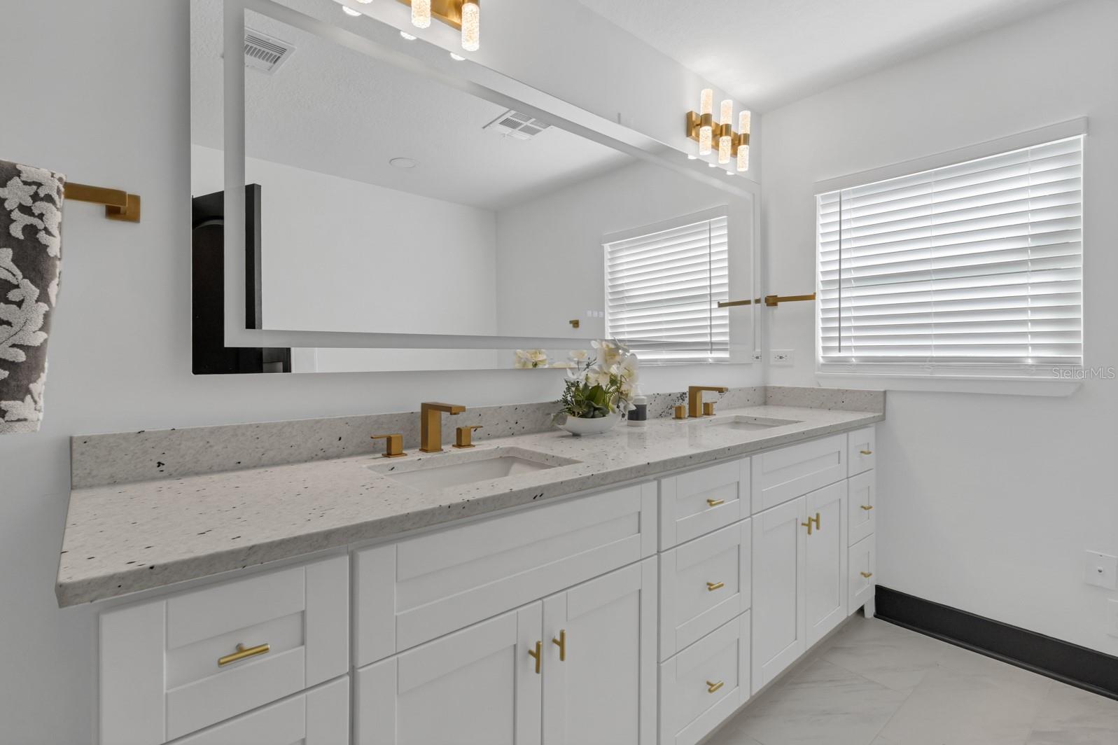 KNOLLWOOD - Residential