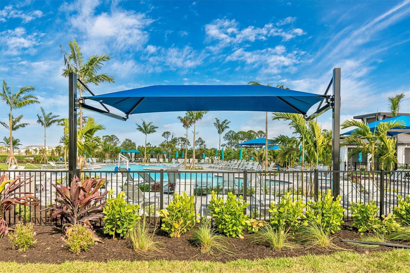 WELLEN PARK GOLF & COUNTRY CLUB - Residential