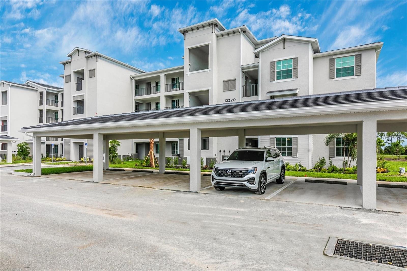 WELLEN PARK GOLF & COUNTRY CLUB - Residential