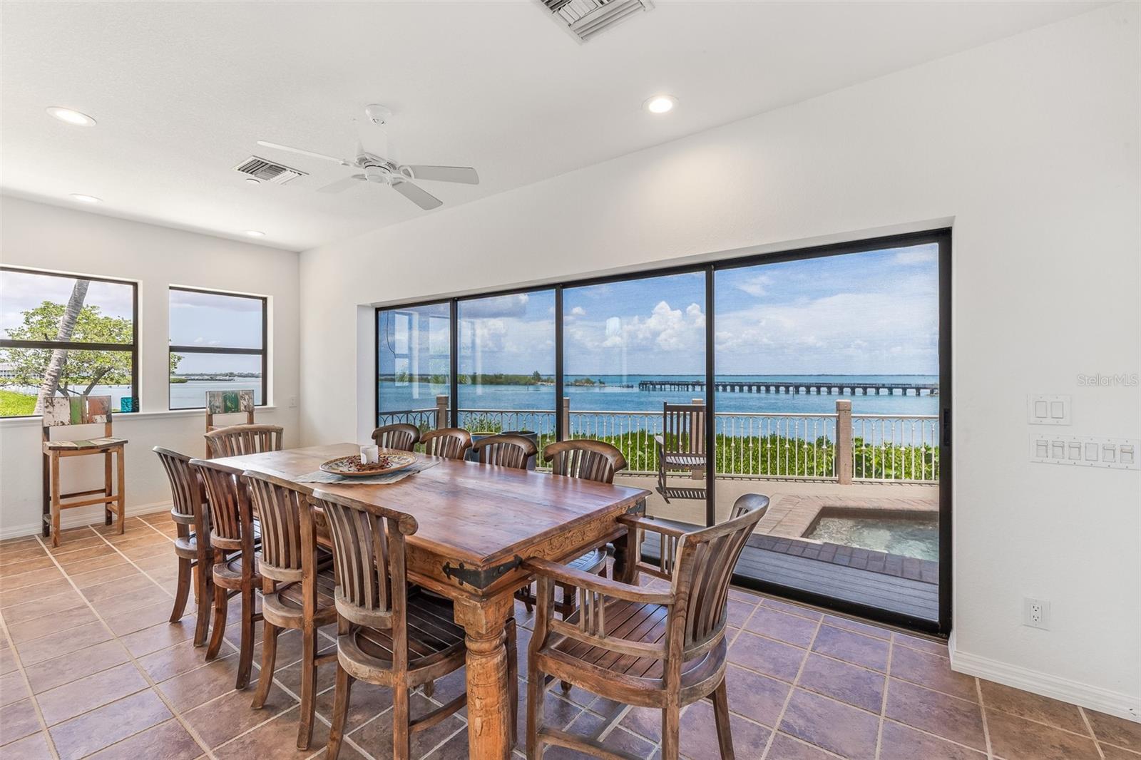 GRANDE QUAY 02 - Residential