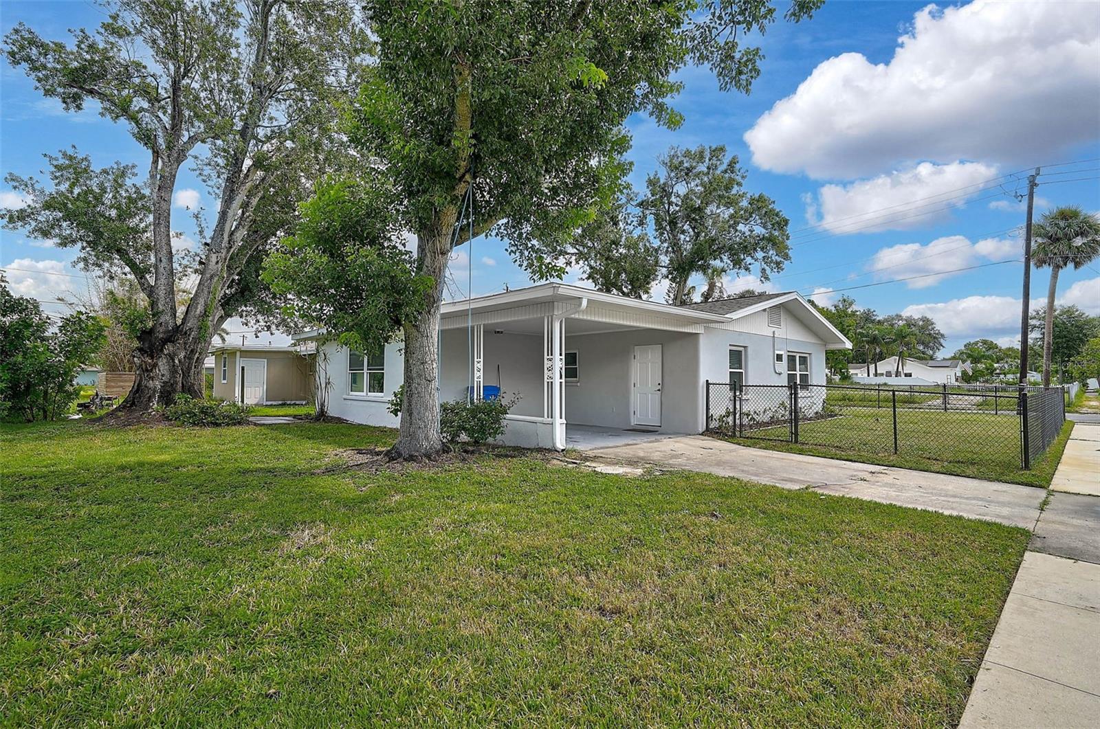 MANATEE GARDENS THIRD SEC - Residential