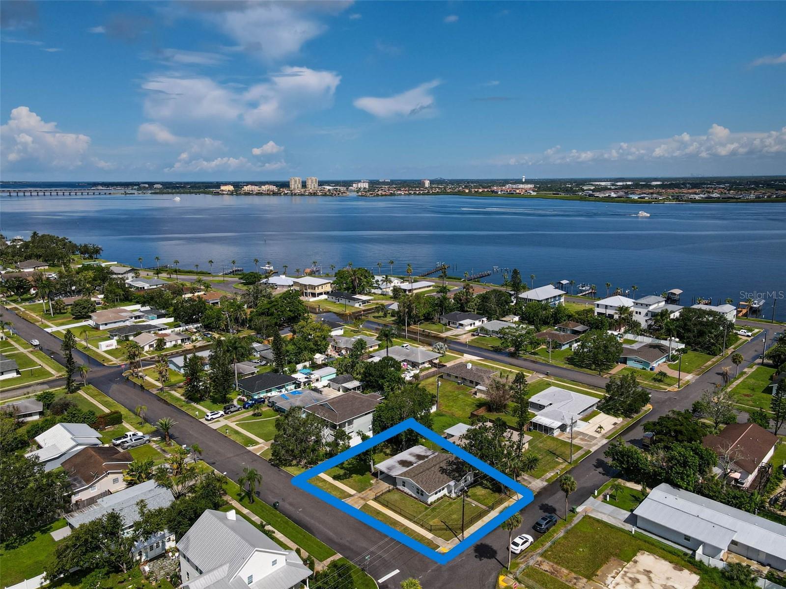 MANATEE GARDENS THIRD SEC - Residential
