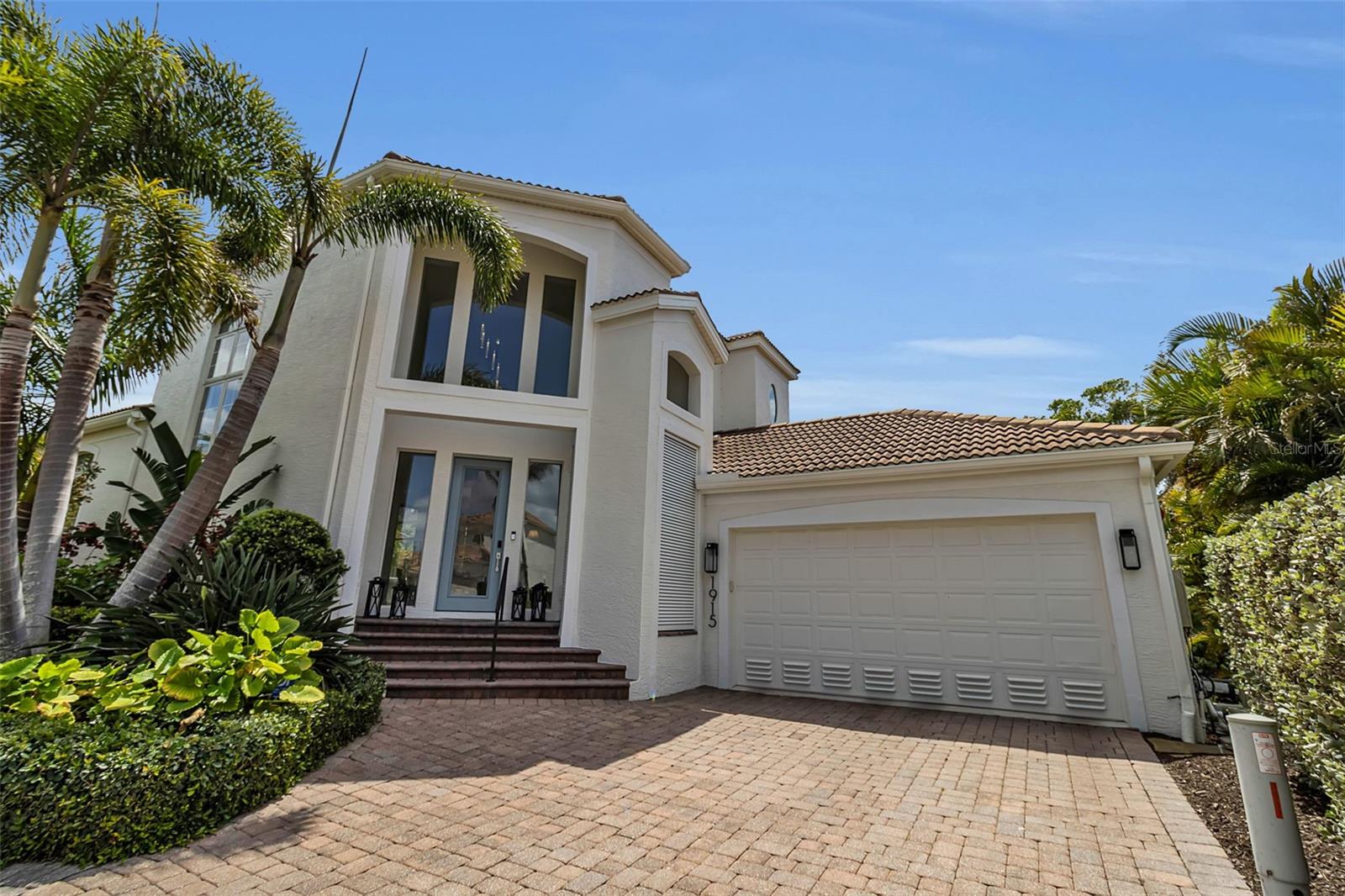 Gated Bay Isles Villa with Private Beach Access on Longboat Key!
Discover effortless island living in sought-after Emerald Pointe South, where privacy, convenience, and the coastal lifestyle come together. This beautifully maintained villa offers an open, light-filled floor plan with spacious living and dining areas that flow to a private screened lanai surrounded by lush tropical landscaping.
The first-floor primary suite features dual walk-in closets and a generous en-suite bath with dual vanities, soaking tub, and separate shower. The kitchen offers solid surface countertops, ample cabinetry, a breakfast nook, and newer appliances including the range, dishwasher, and microwave.
Upstairs, two guest suites with private baths provide the perfect retreat for family and visitors. Residents enjoy the security of gated Bay Isles plus exclusive access to the private Bay Isles Beach Club on the Gulf of Mexico.
Minutes from St. Armands Circle, downtown Sarasota, golf, marinas, shopping, and waterfront dining — this villa delivers the best of Longboat Key living.
Maintenance-free, gated, beach-access living — your island retreat awaits!