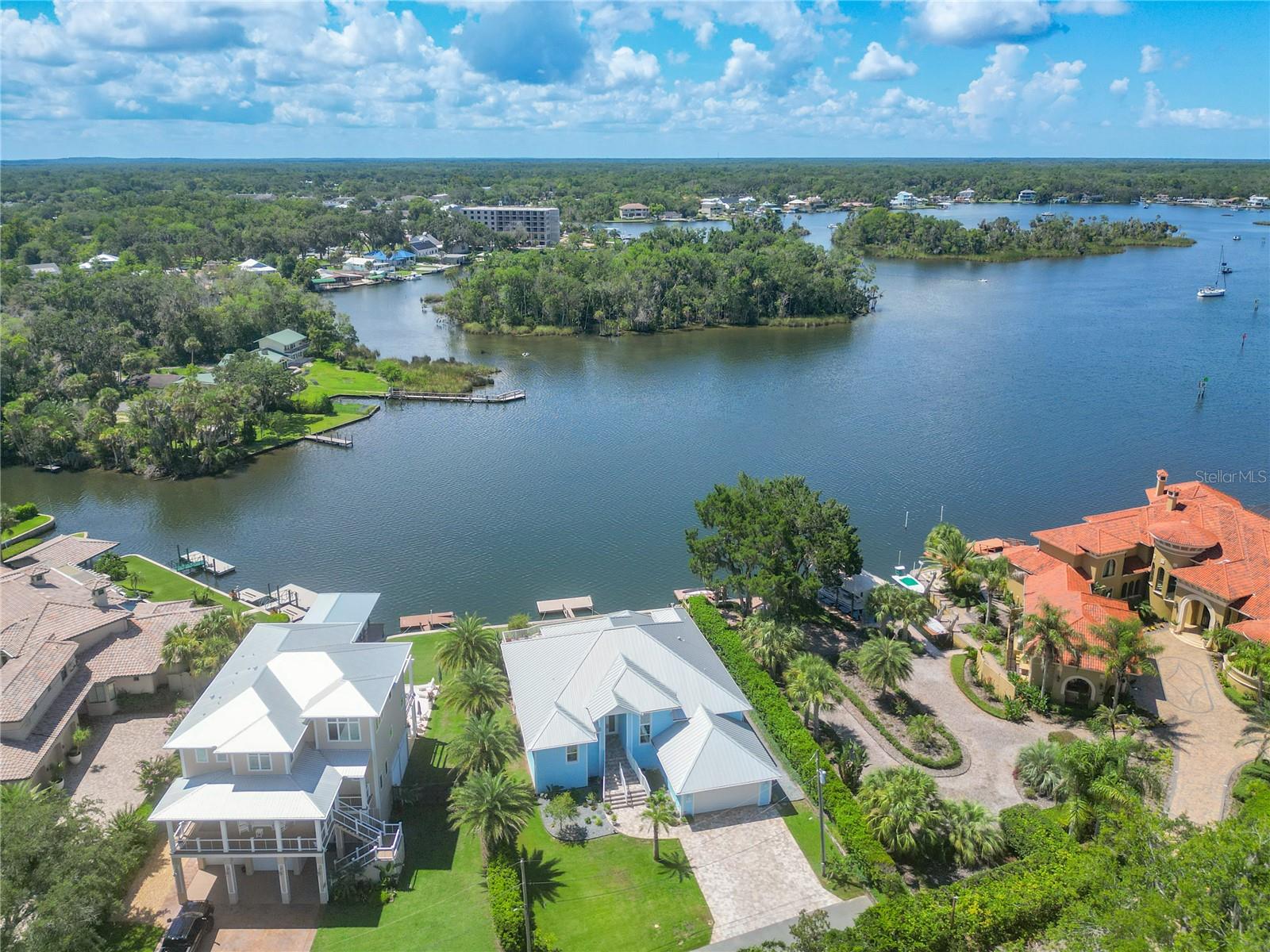 CRYSTAL RIVER WATERFRONT - Residential