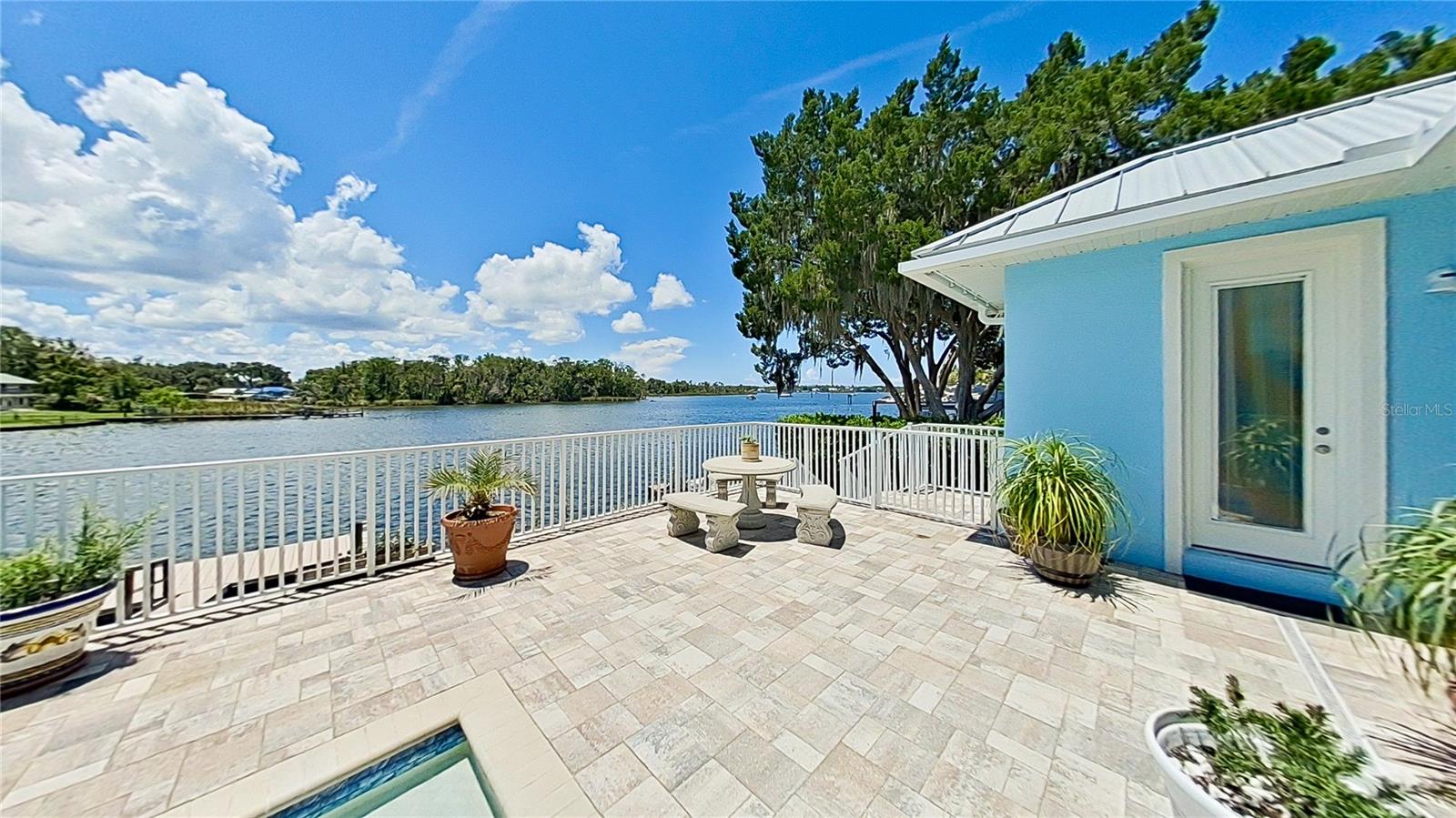 CRYSTAL RIVER WATERFRONT - Residential