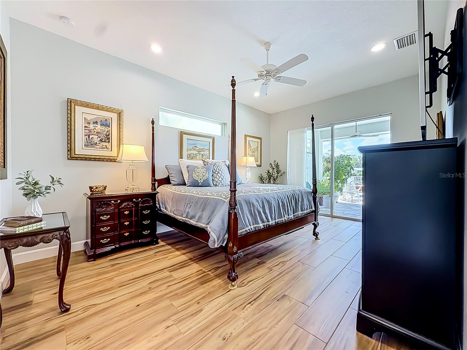 CRYSTAL RIVER WATERFRONT - Residential