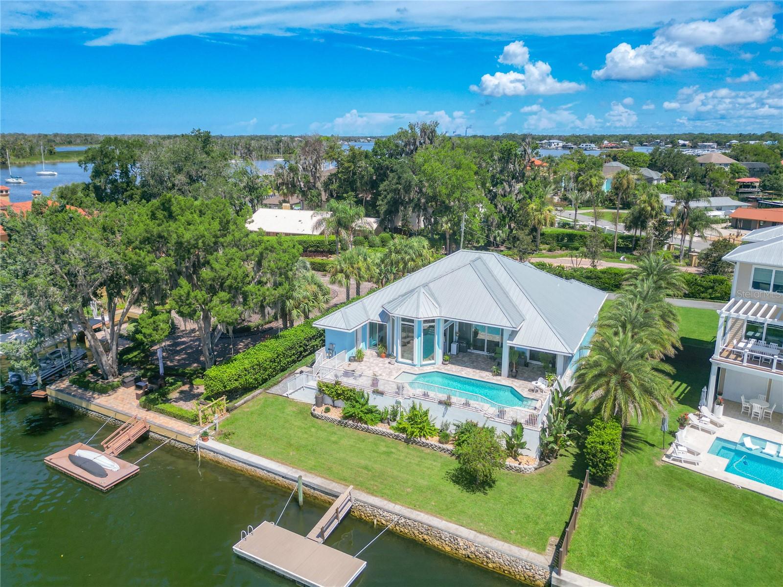 CRYSTAL RIVER WATERFRONT - Residential