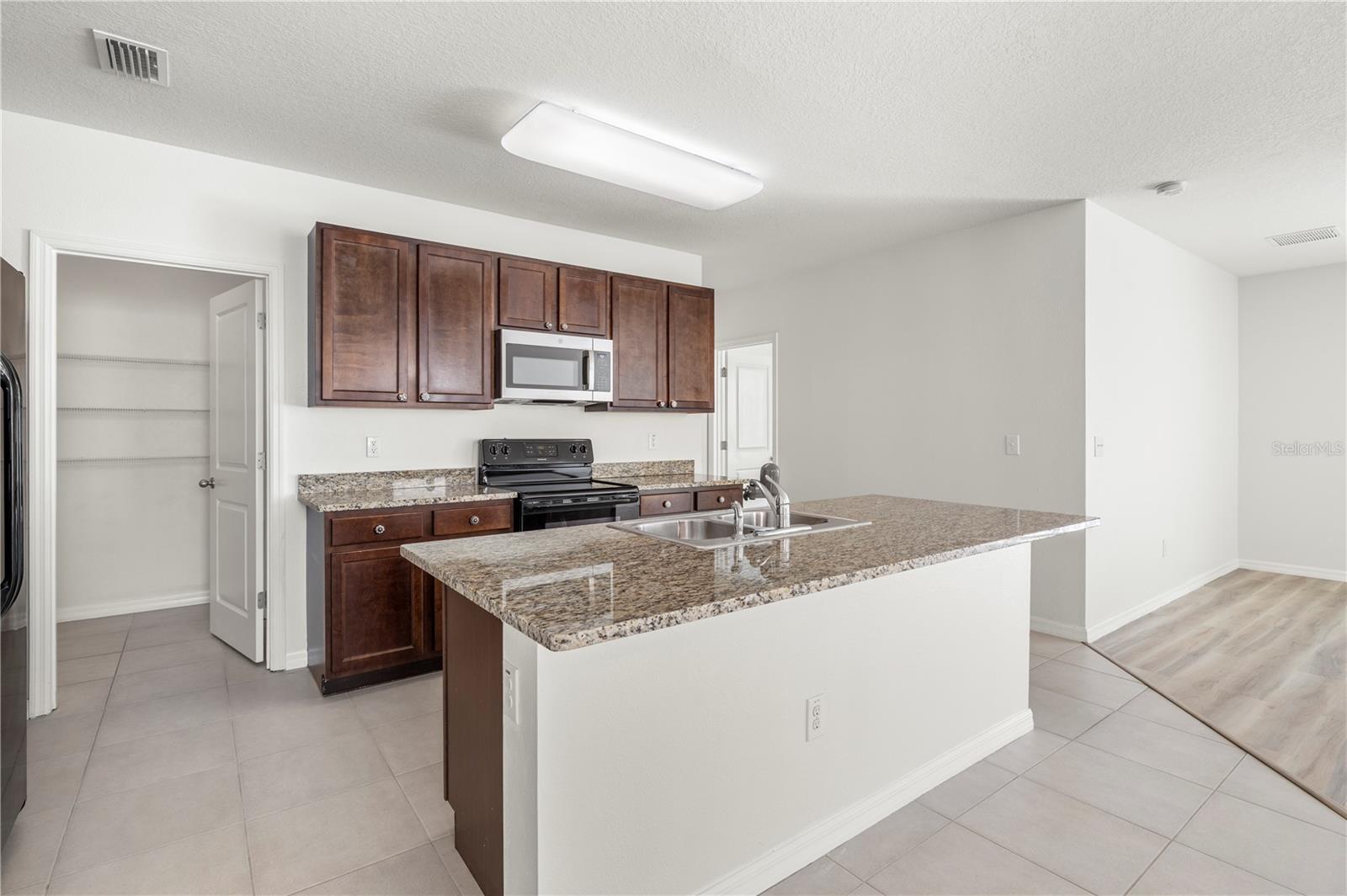 EPPERSON RANCH SOUTH PH 1 - Residential