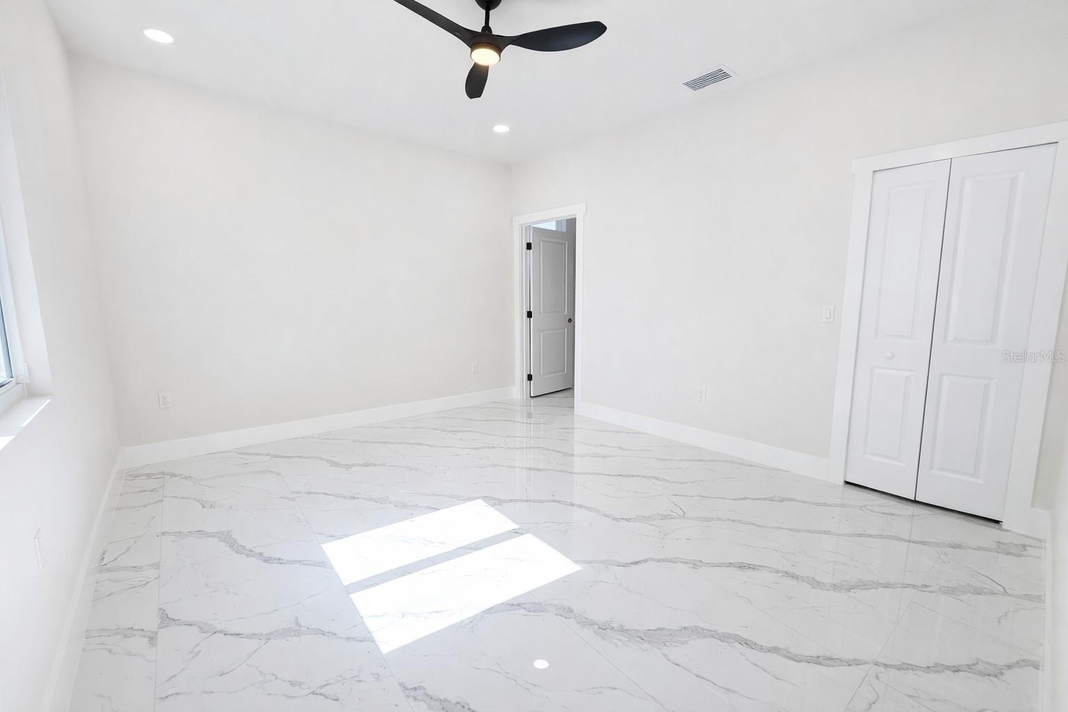 LEHIGH ESTATES - Residential Income