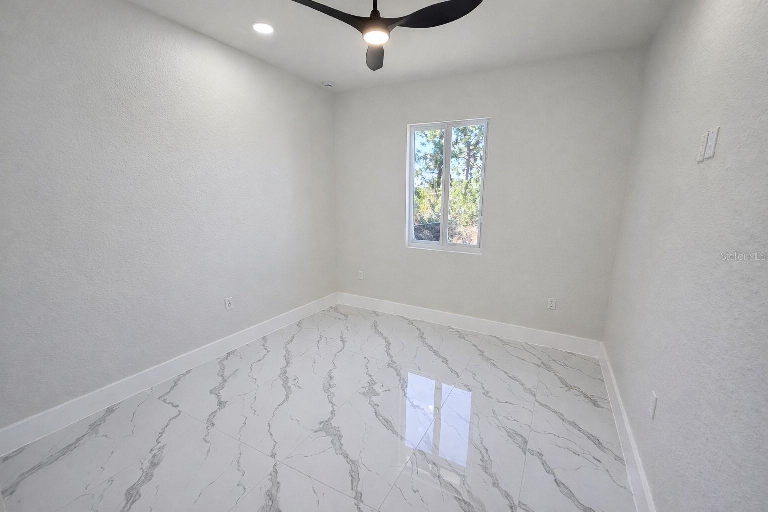 LEHIGH ESTATES - Residential Income