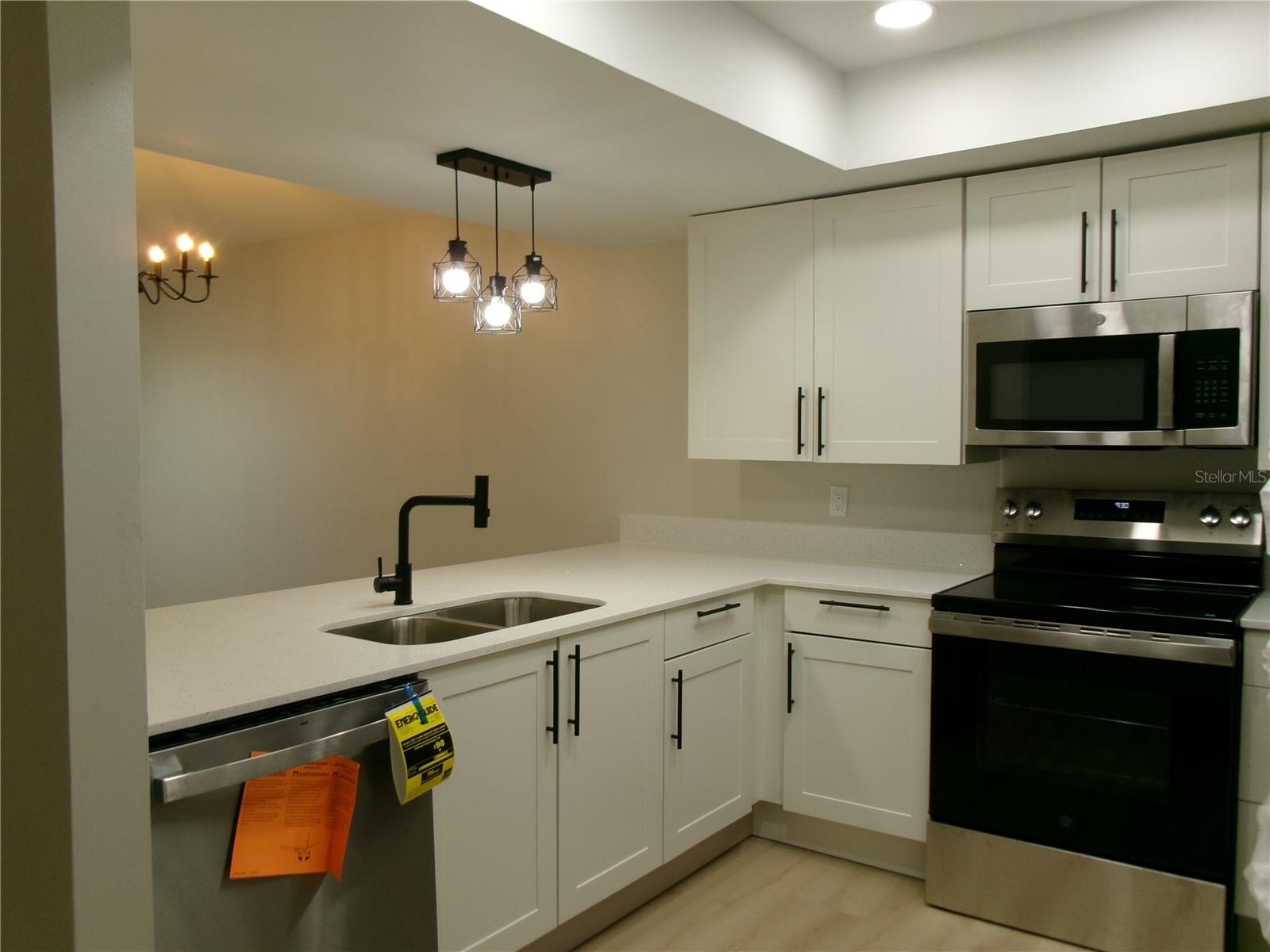 WHISPER LAKES - Residential