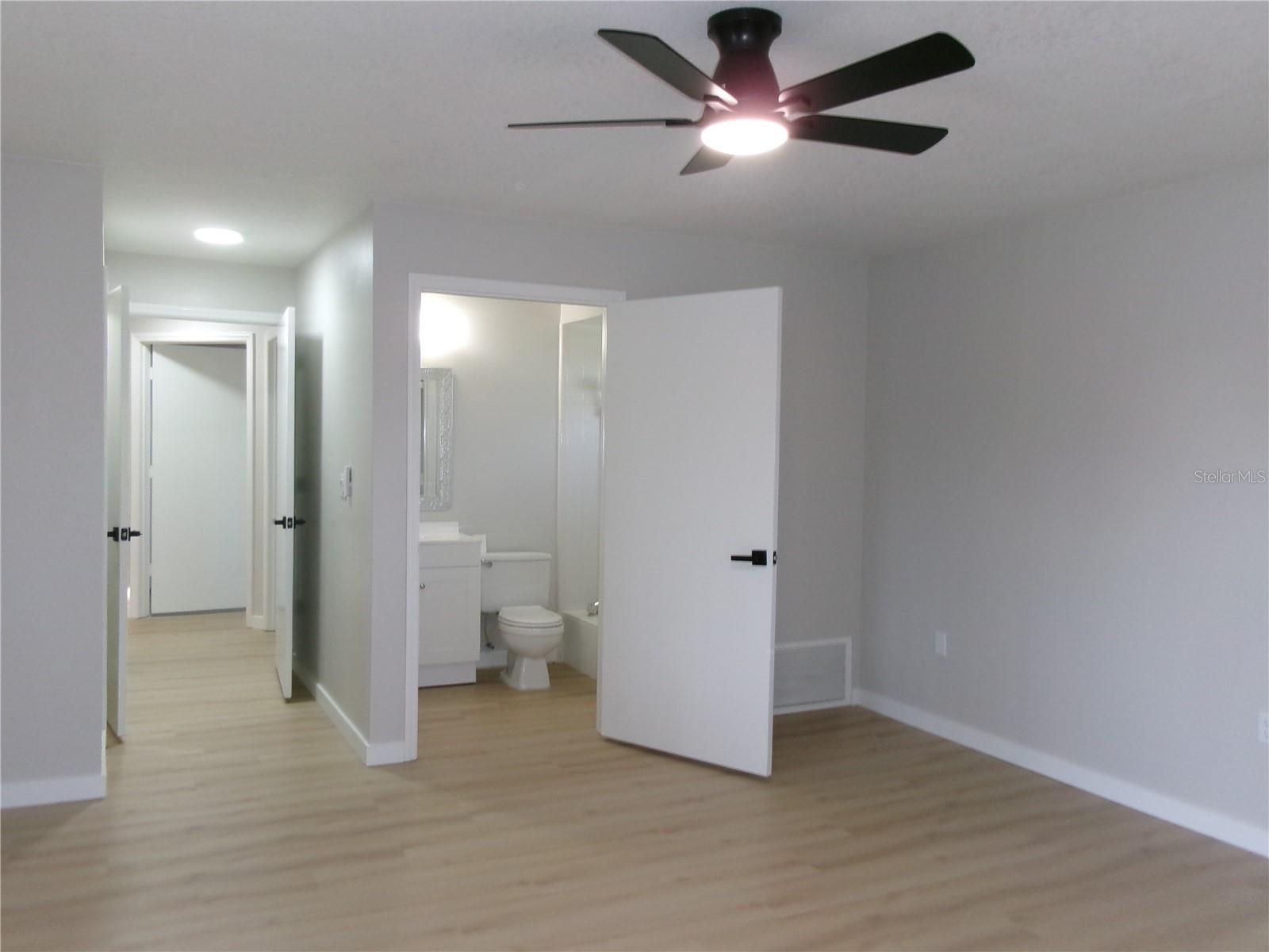 WHISPER LAKES - Residential