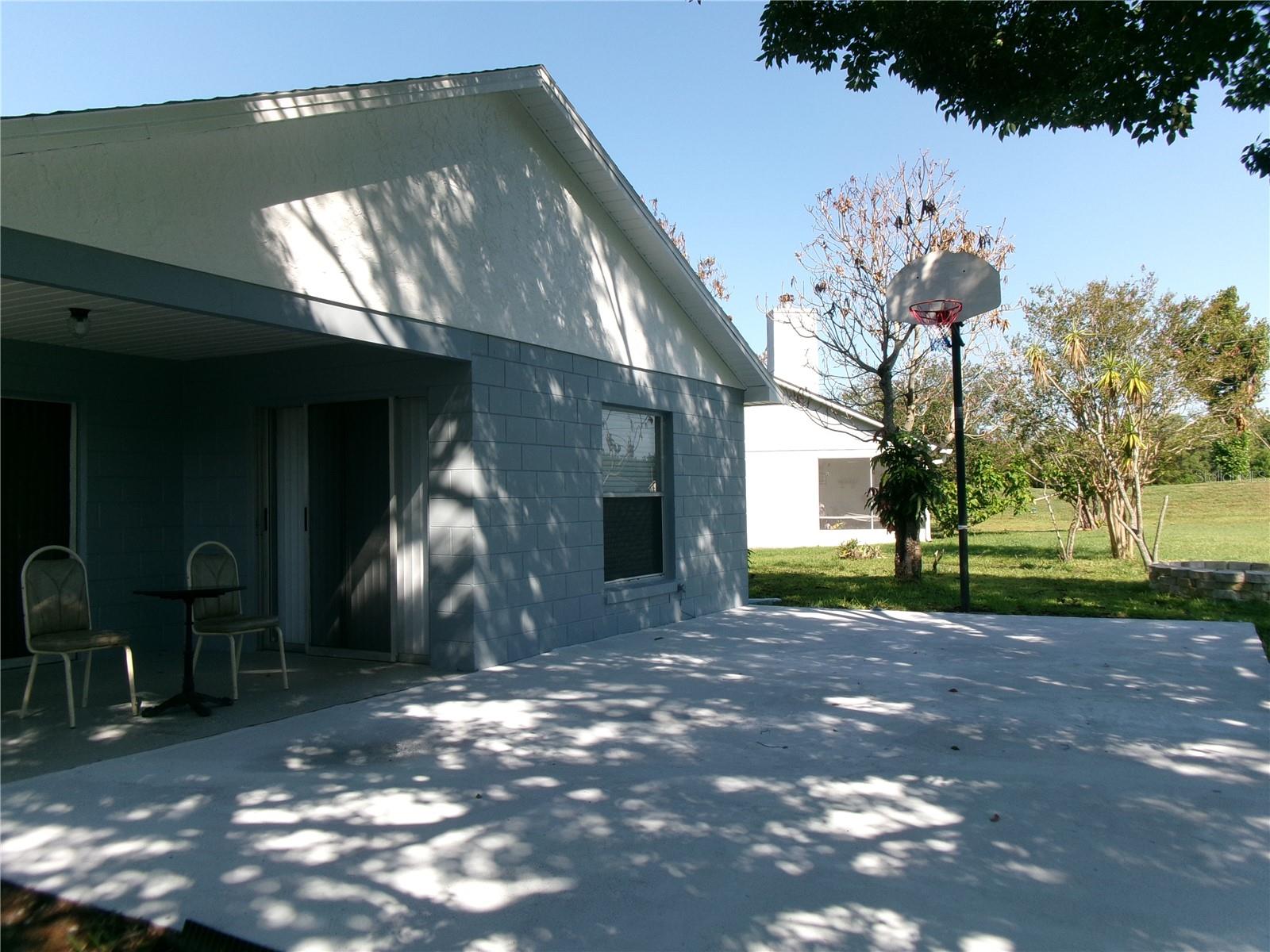 WHISPER LAKES - Residential