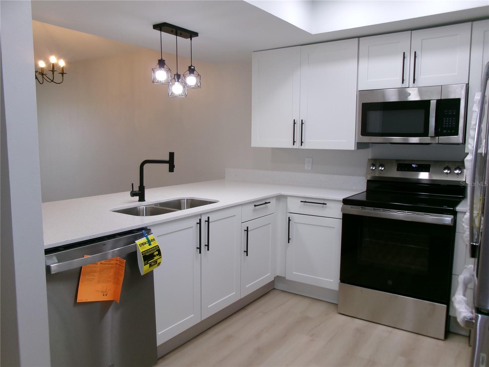 WHISPER LAKES - Residential