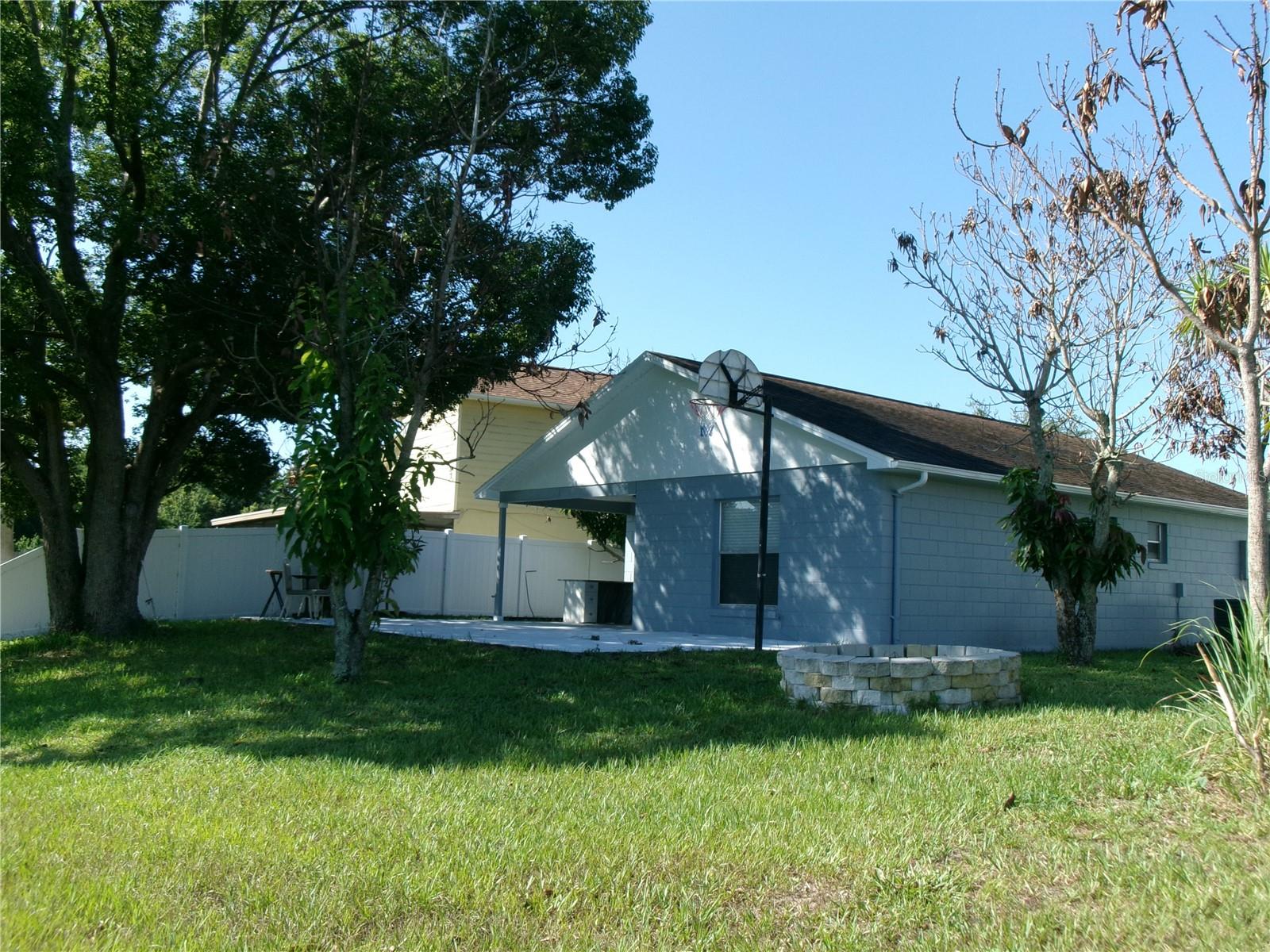 WHISPER LAKES - Residential