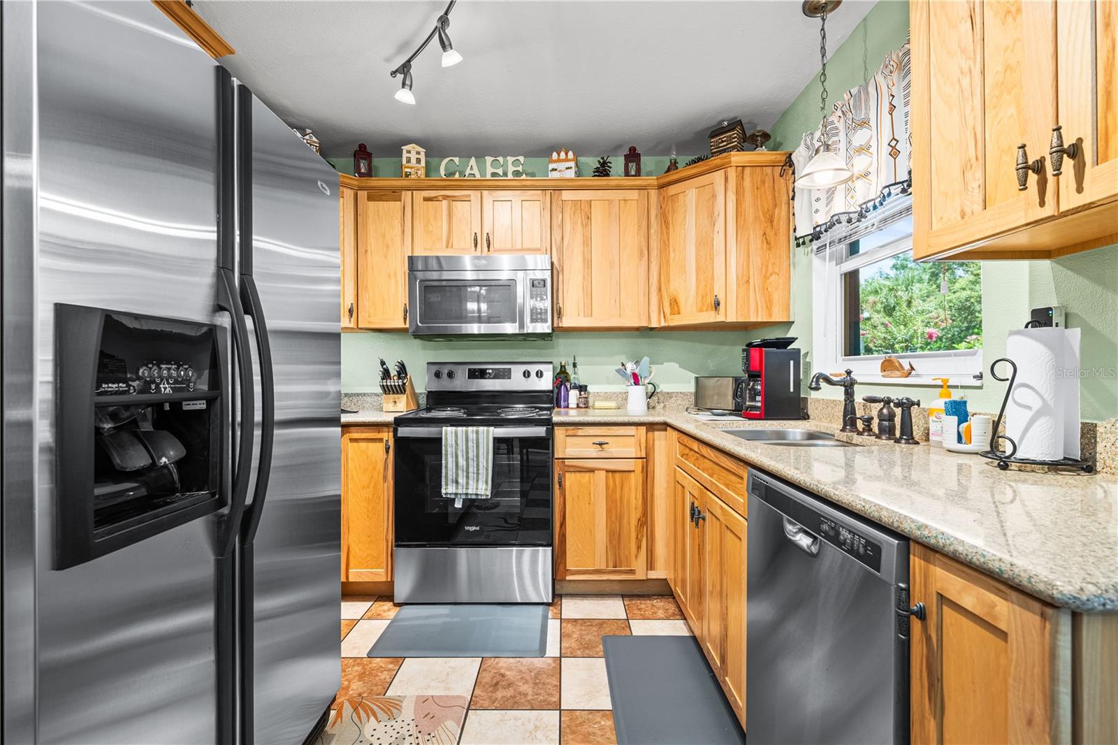 RIDGEWOOD ESTATES 12 ADD - Residential