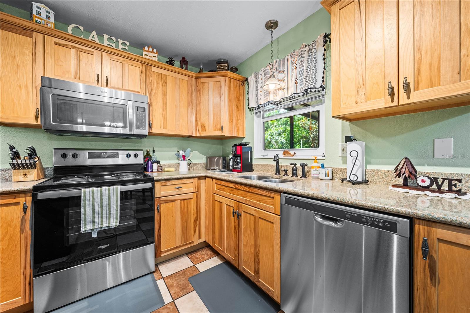 RIDGEWOOD ESTATES 12 ADD - Residential
