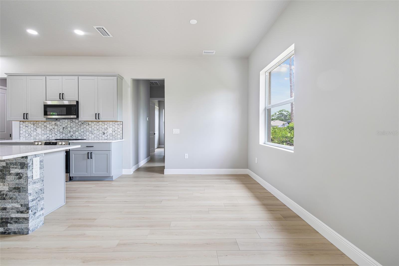 1572 - PORT CHARLOTTE SUB 25 - Residential