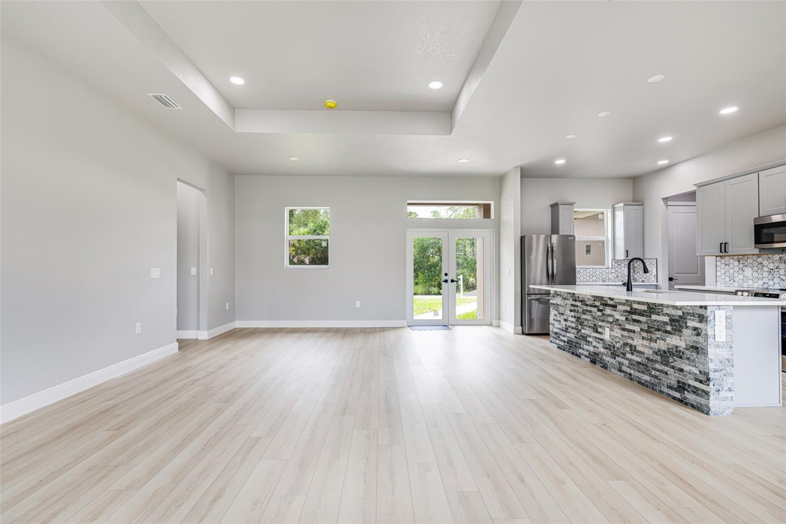 1572 - PORT CHARLOTTE SUB 25 - Residential