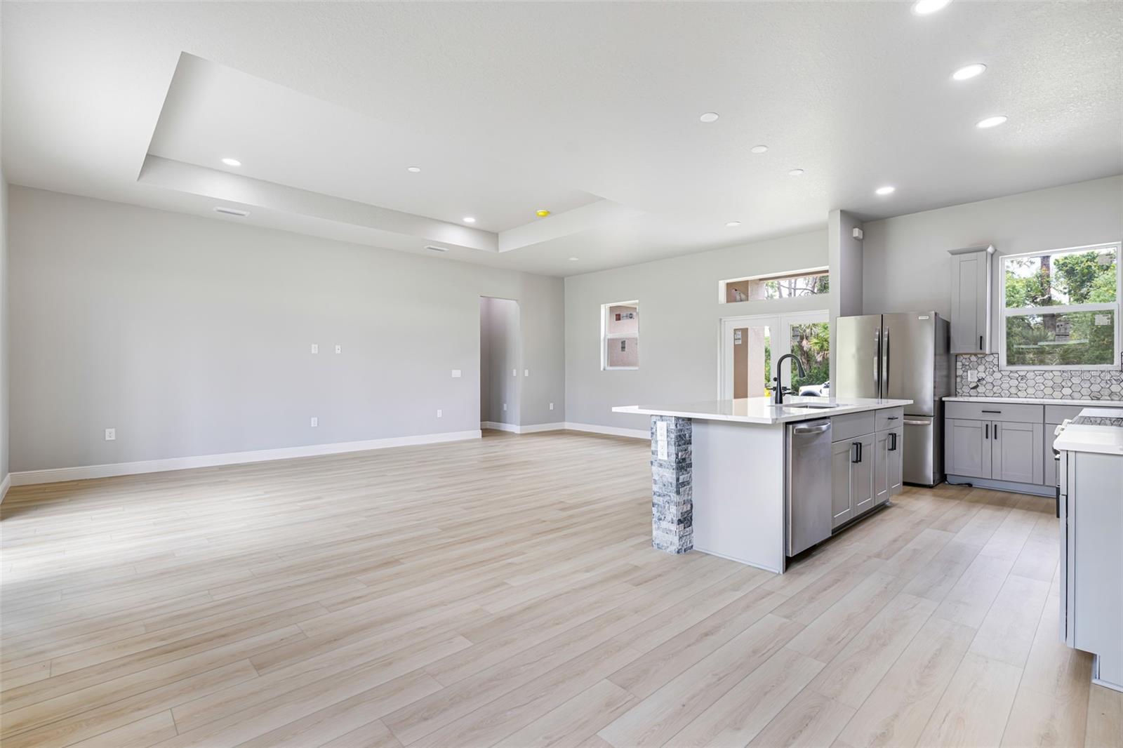 1572 - PORT CHARLOTTE SUB 25 - Residential