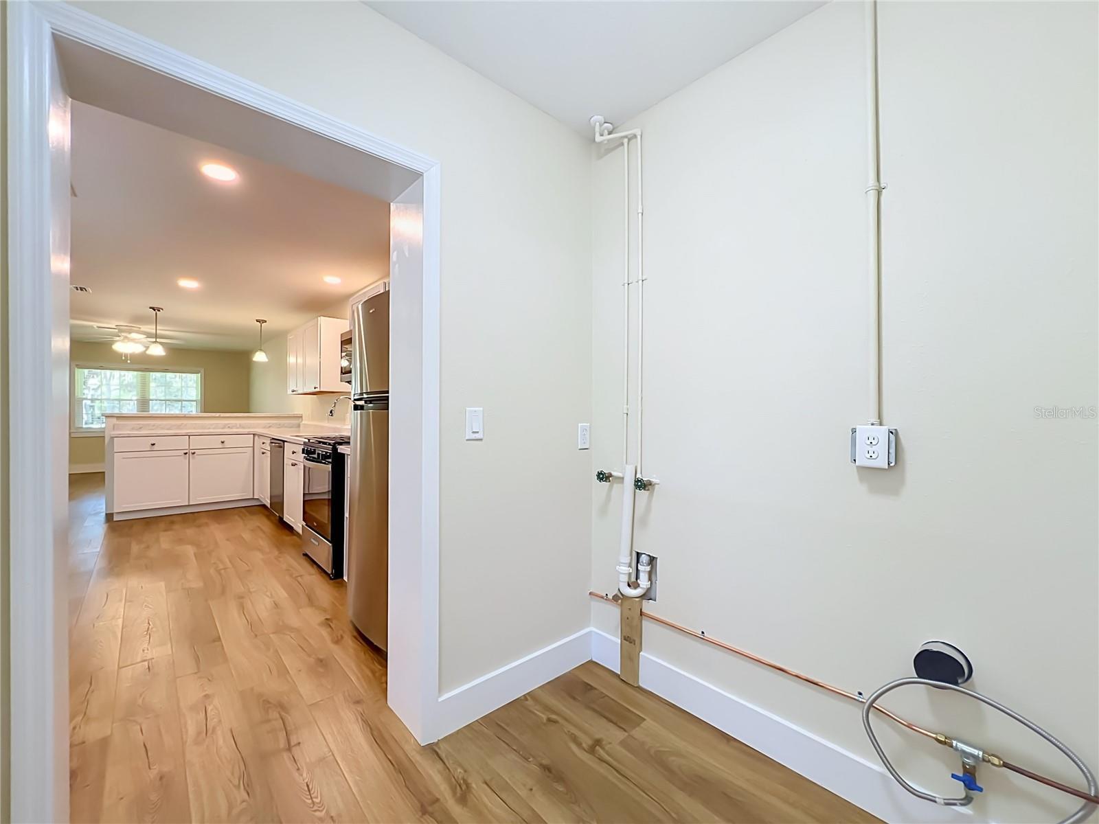 MOUNT DORA PARK SOUTH CONDO UNIT 01 - Residential