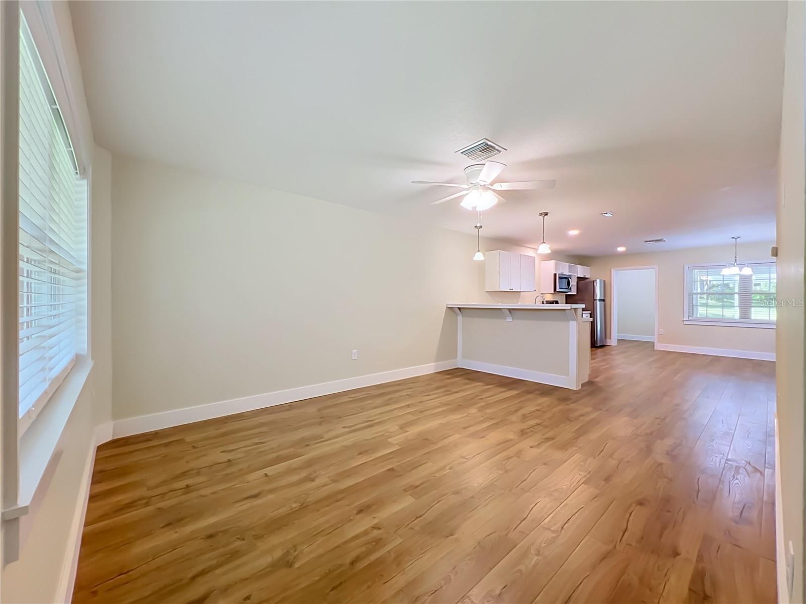 MOUNT DORA PARK SOUTH CONDO UNIT 01 - Residential