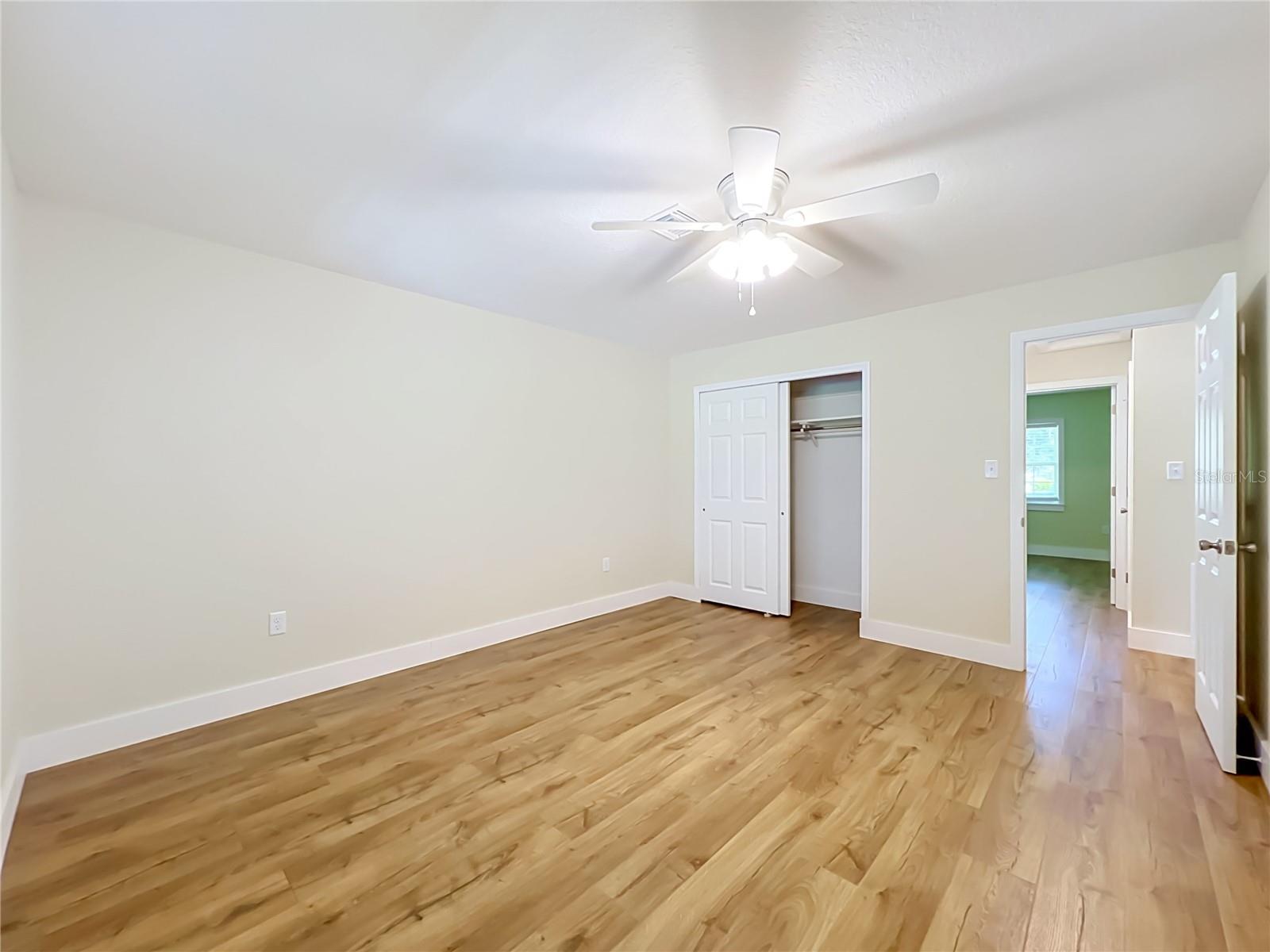 MOUNT DORA PARK SOUTH CONDO UNIT 01 - Residential