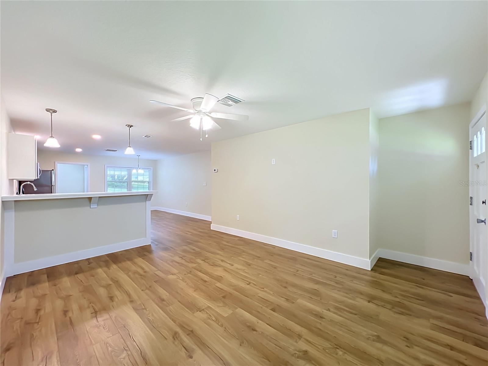 MOUNT DORA PARK SOUTH CONDO UNIT 01 - Residential