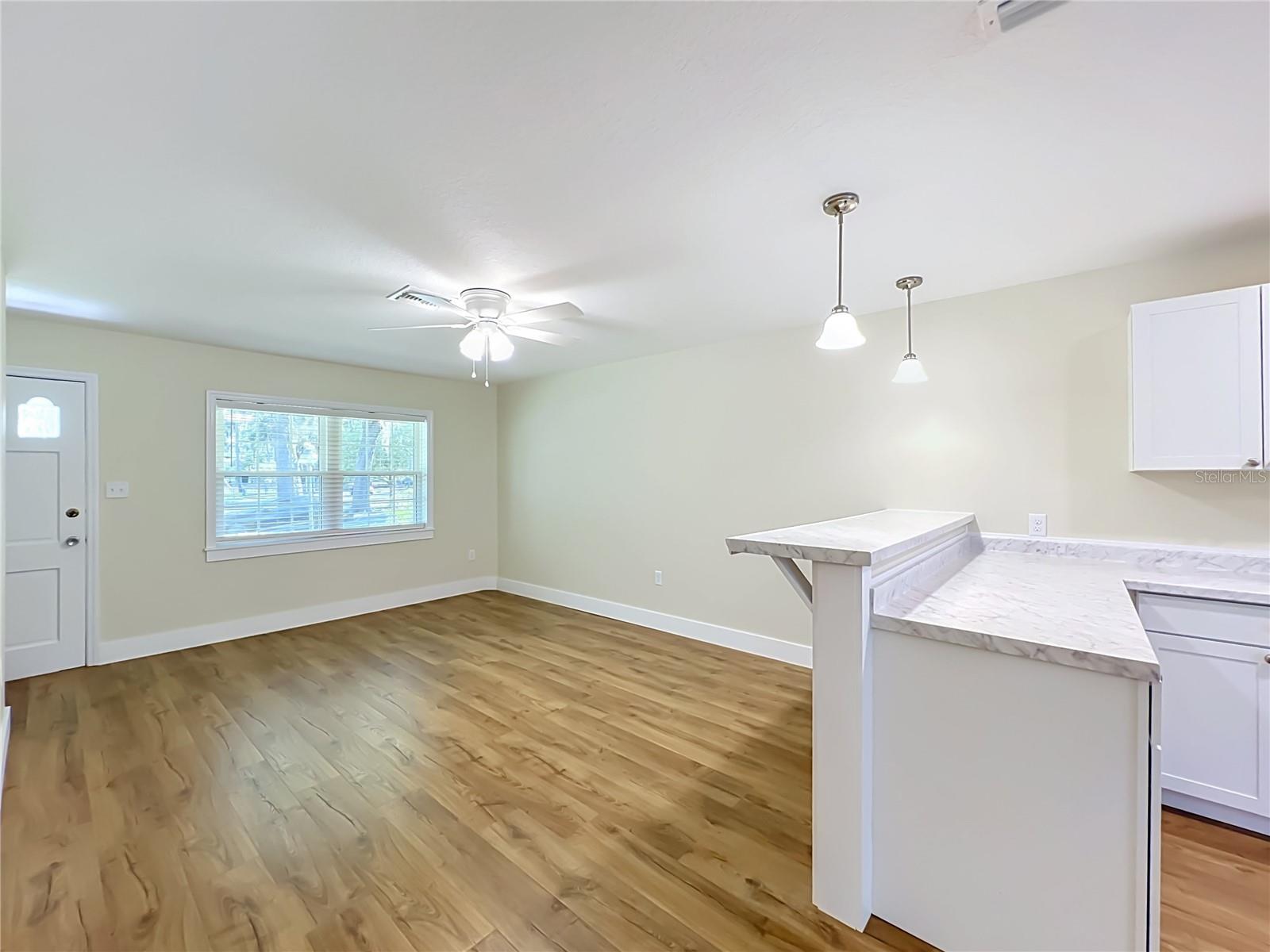 MOUNT DORA PARK SOUTH CONDO UNIT 01 - Residential