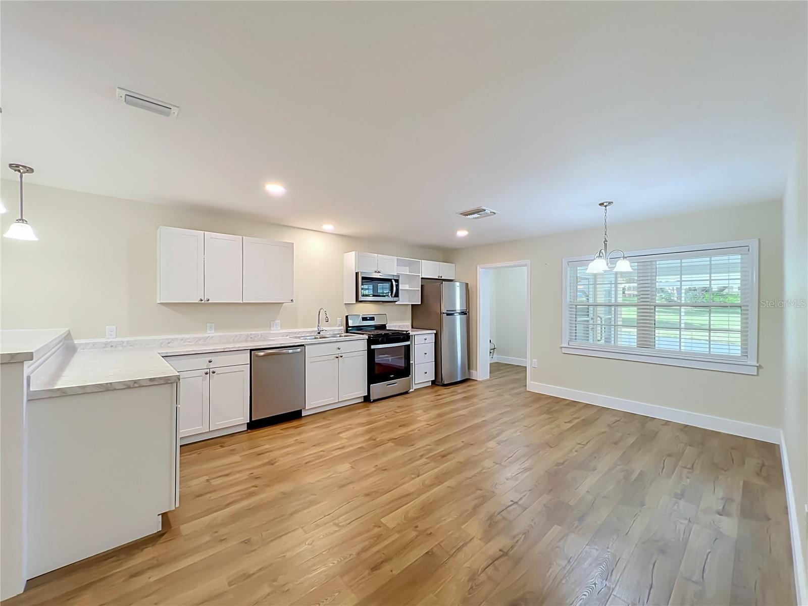 MOUNT DORA PARK SOUTH CONDO UNIT 01 - Residential