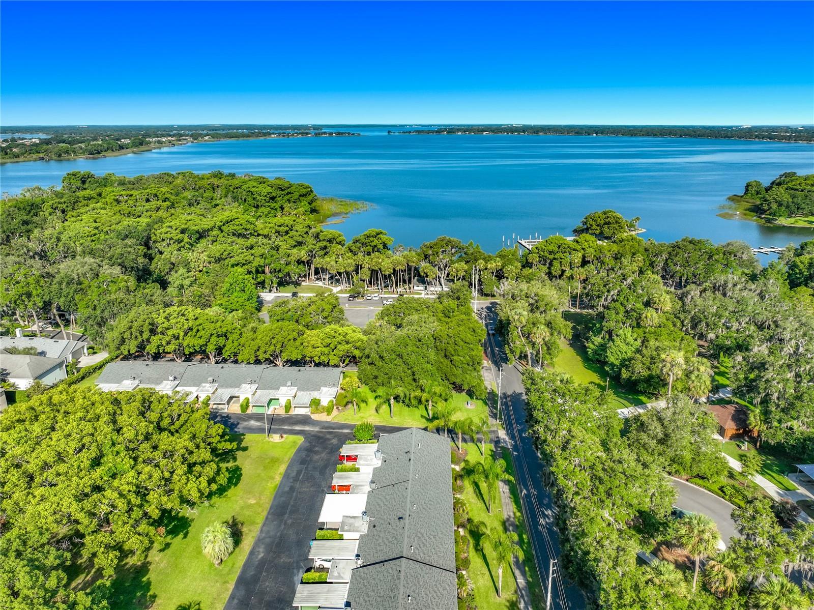MOUNT DORA PARK SOUTH CONDO UNIT 01 - Residential