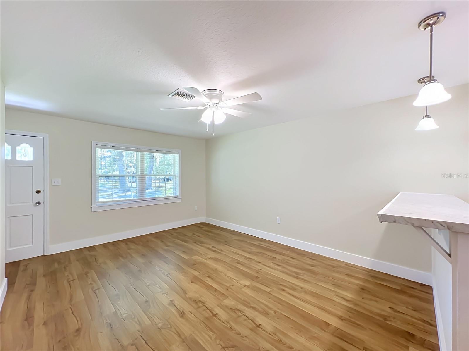 MOUNT DORA PARK SOUTH CONDO UNIT 01 - Residential